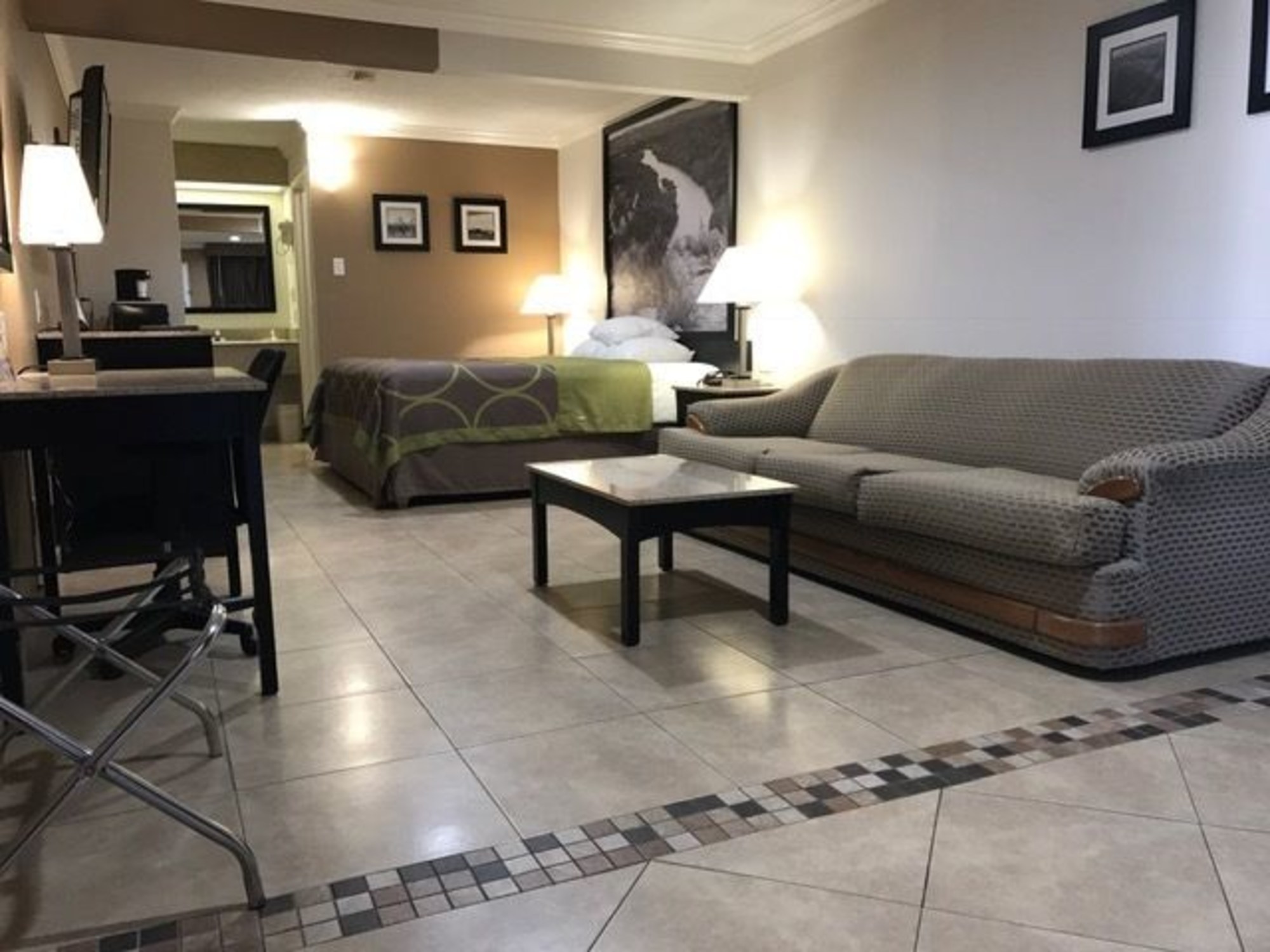 Super 8 by Wyndham McAllen/Downtown/La Plaza Mall