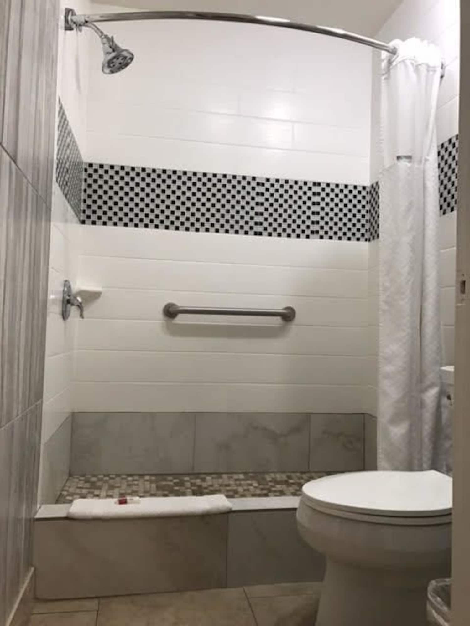 Super 8 by Wyndham McAllen/Downtown/La Plaza Mall