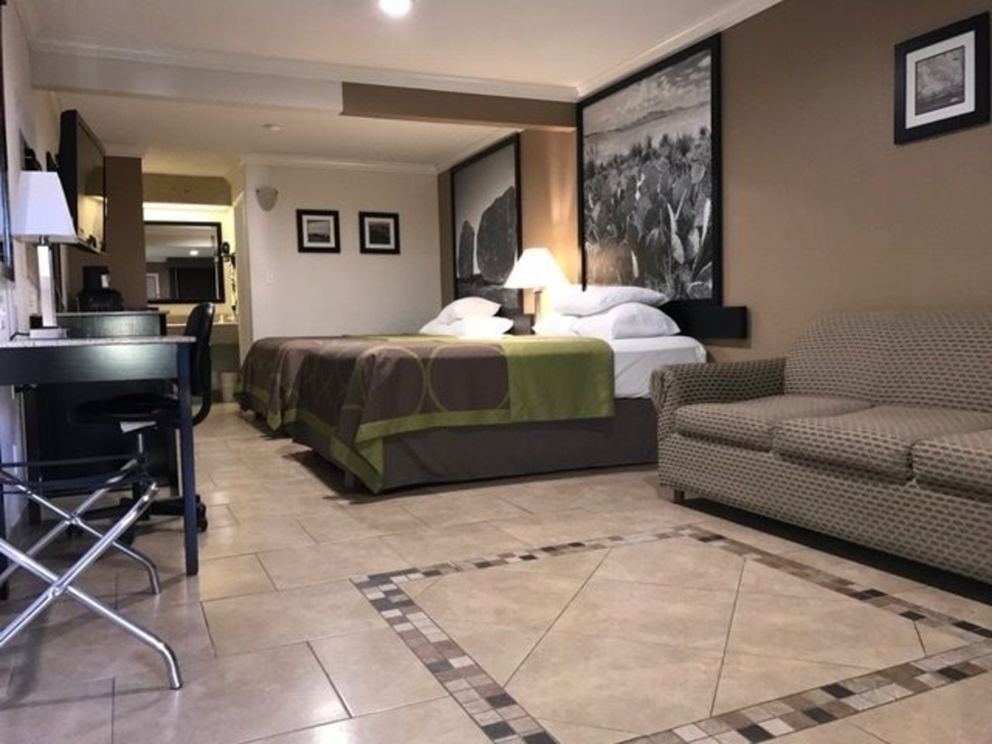 Super 8 by Wyndham McAllen/Downtown/La Plaza Mall