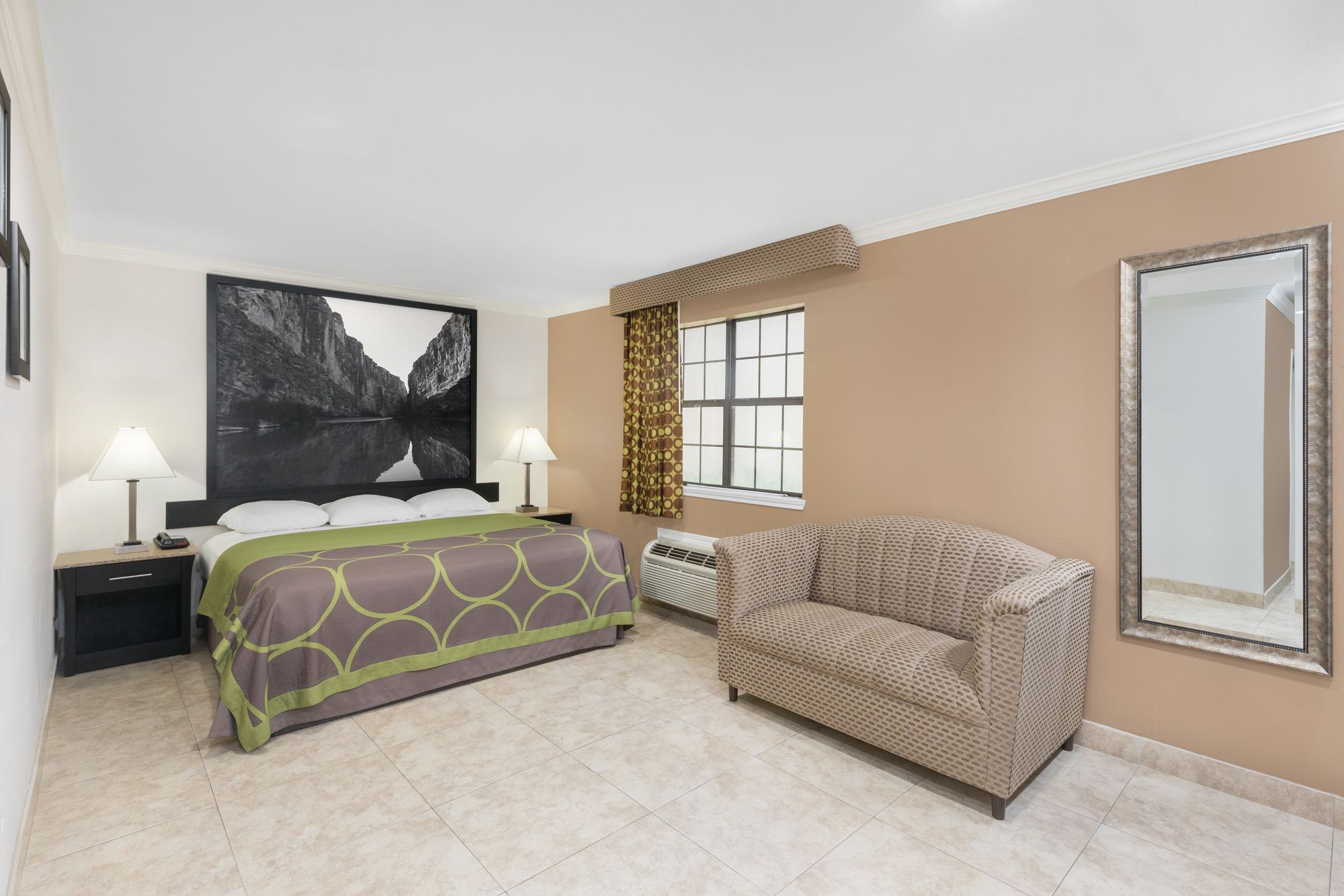 Super 8 by Wyndham McAllen/Downtown/La Plaza Mall