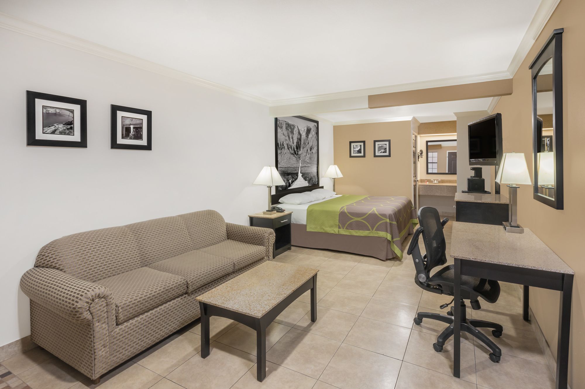 Super 8 by Wyndham McAllen/Downtown/La Plaza Mall