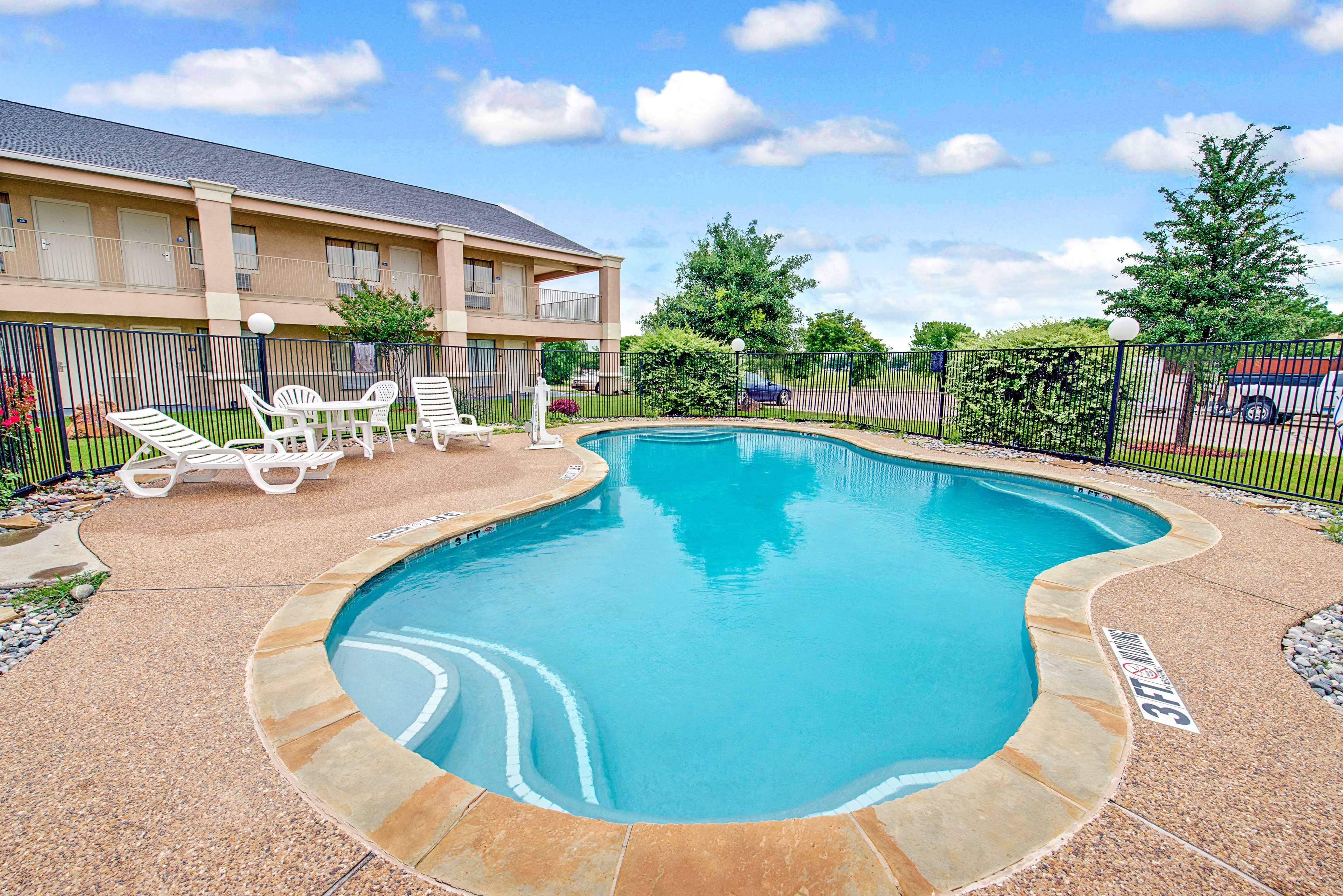 Days Inn by Wyndham McKinney