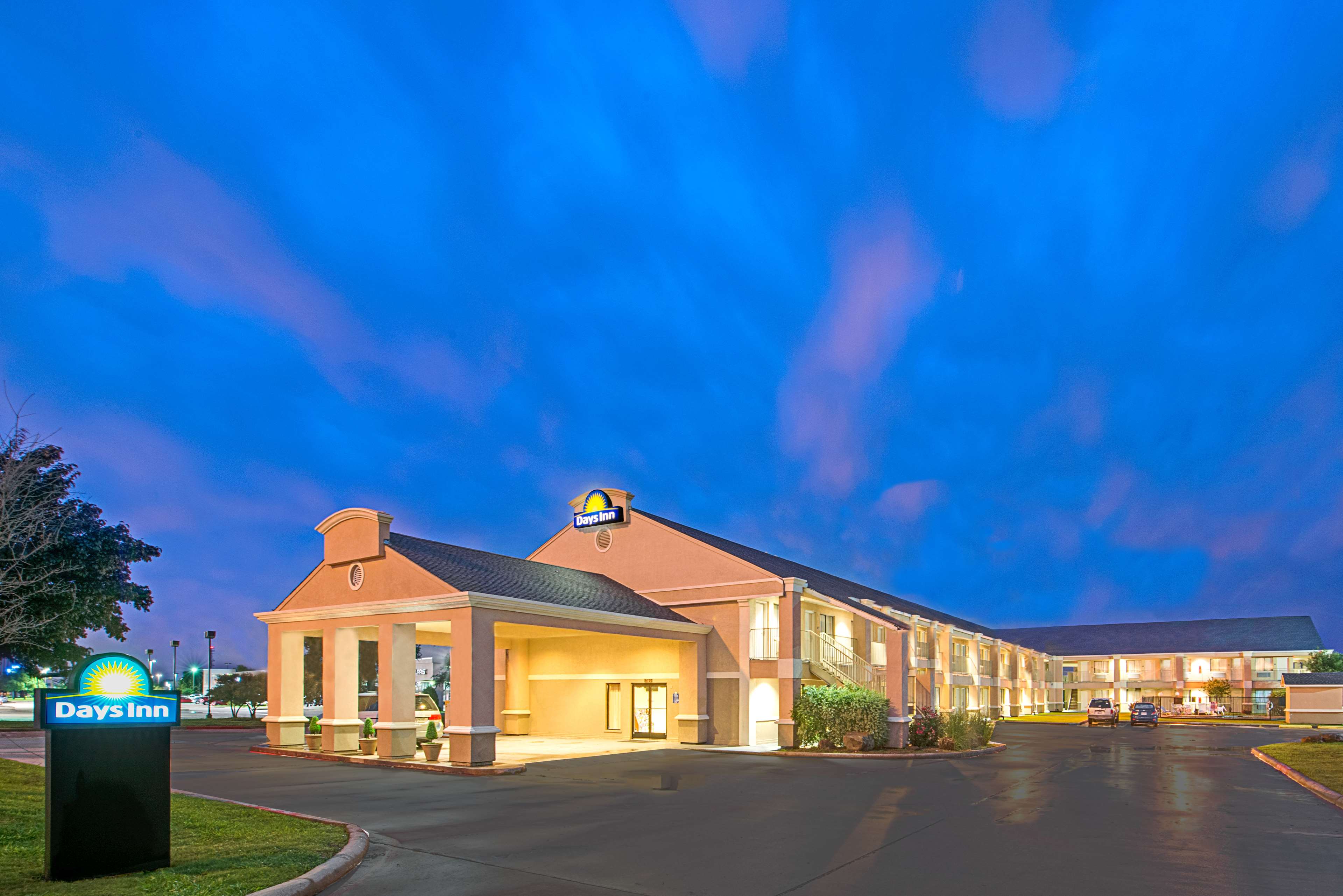 Days Inn by Wyndham McKinney