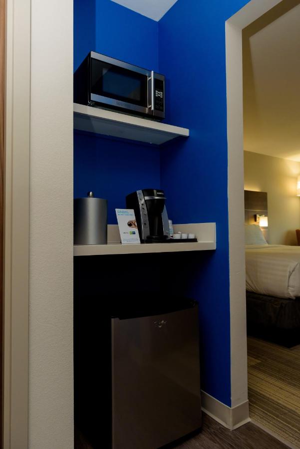 Holiday Inn Express & Suites McKinney Frisco East