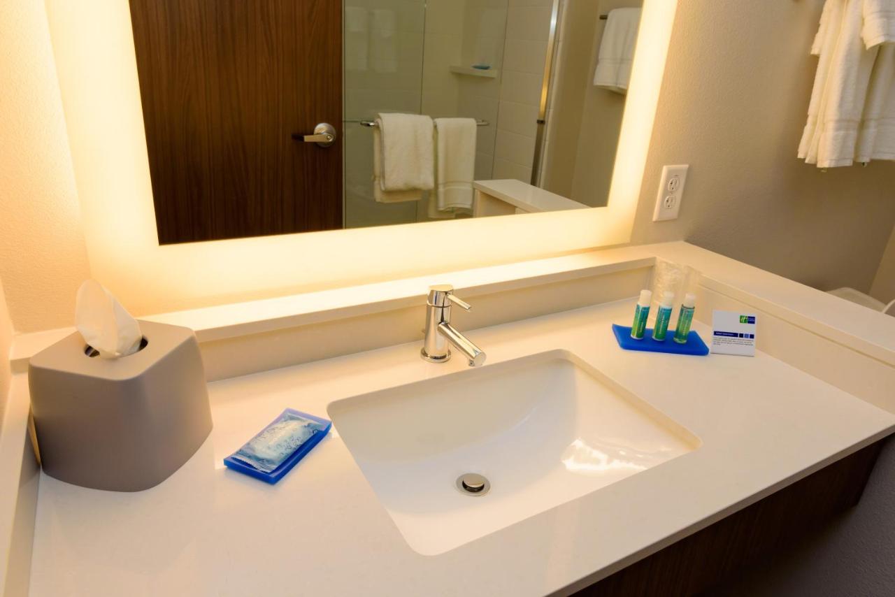 Holiday Inn Express & Suites McKinney Frisco East
