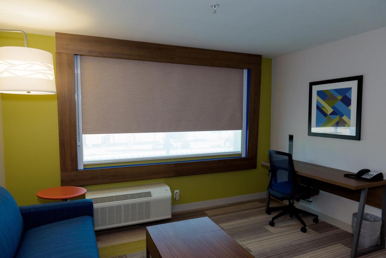 Holiday Inn Express & Suites McKinney Frisco East