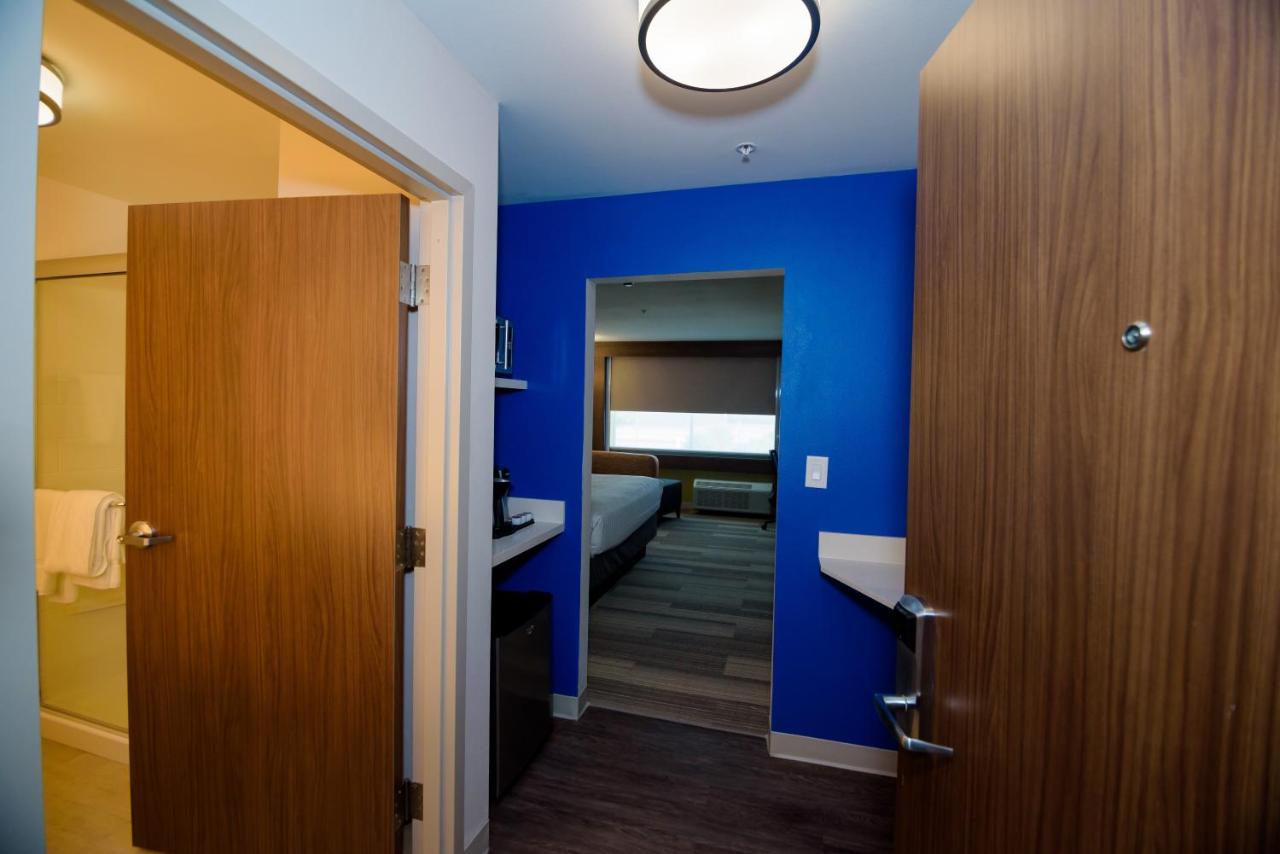 Holiday Inn Express & Suites McKinney Frisco East