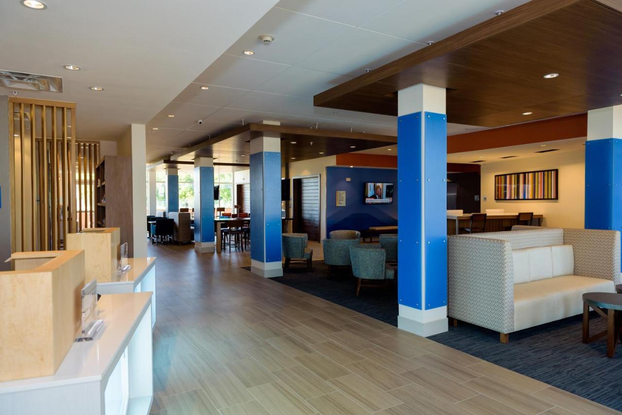 Holiday Inn Express & Suites McKinney Frisco East