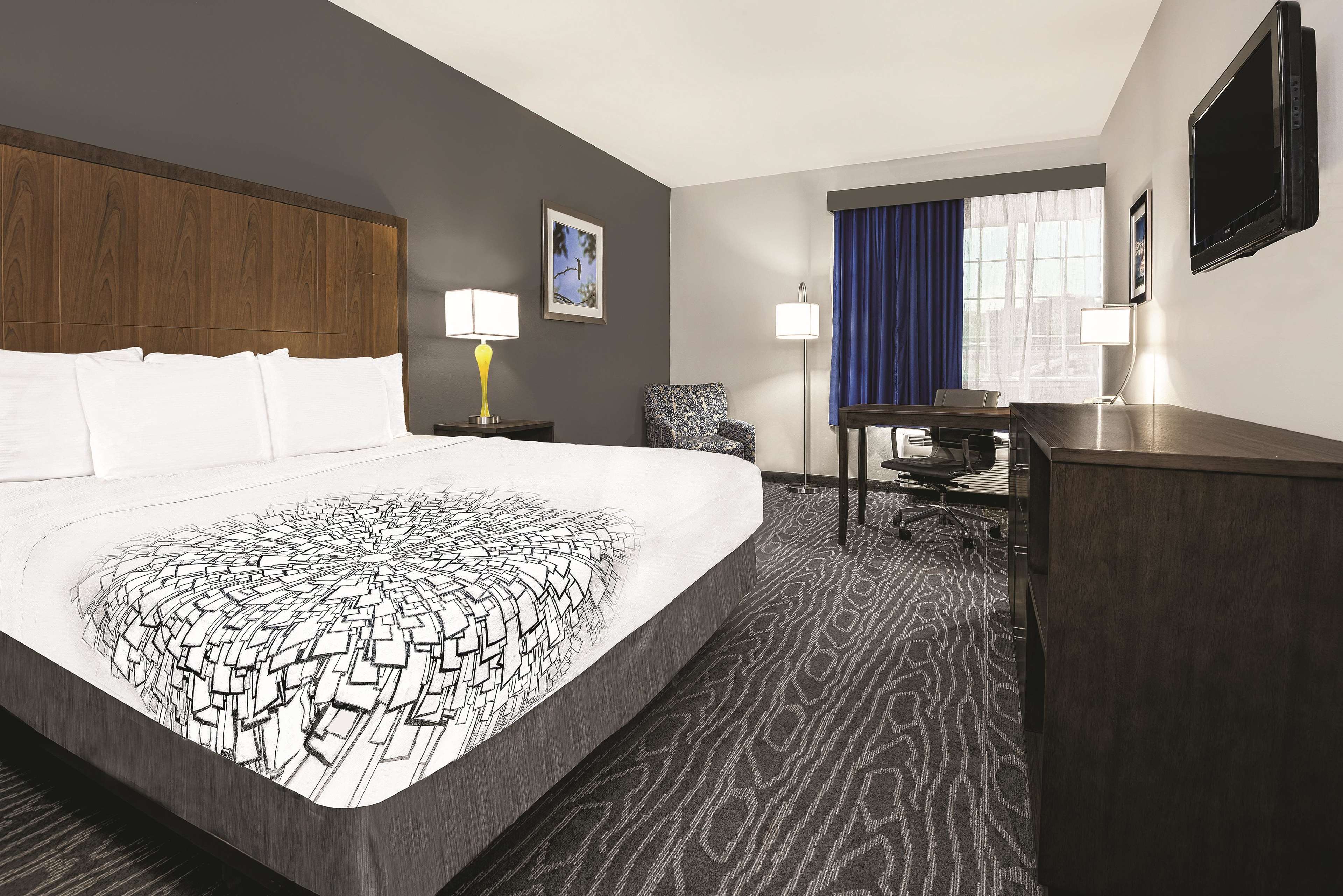 La Quinta Inn & Suites by Wyndham Mercedes