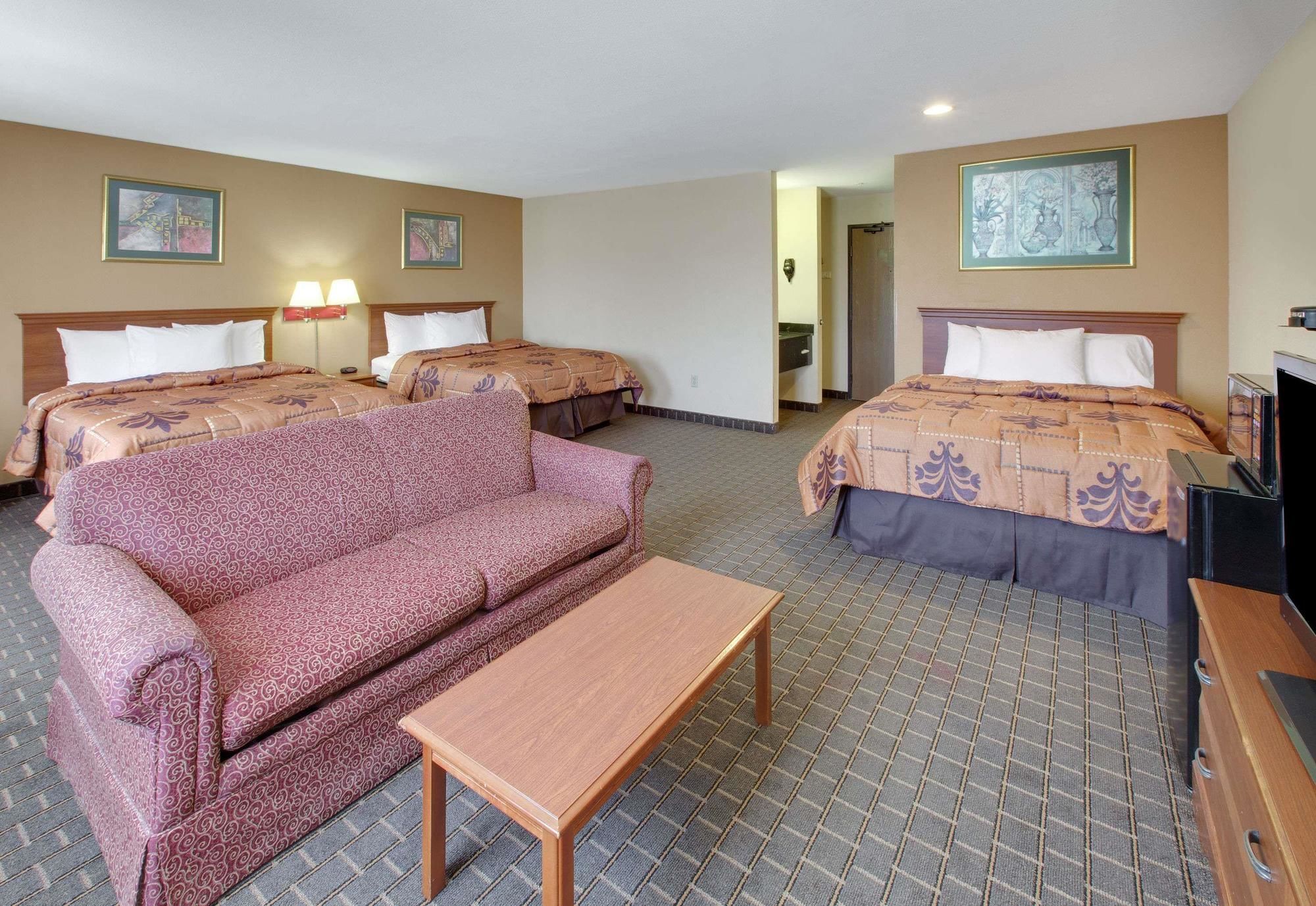 Days Inn by Wyndham Mesquite Rodeo TX
