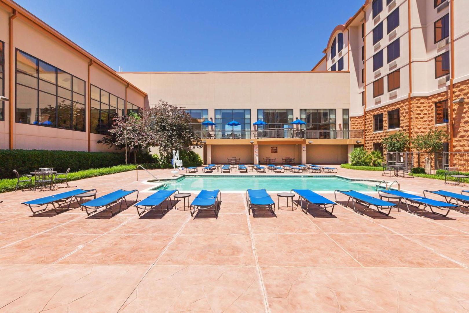 Hampton Inn & Suites Dallas-Mesquite