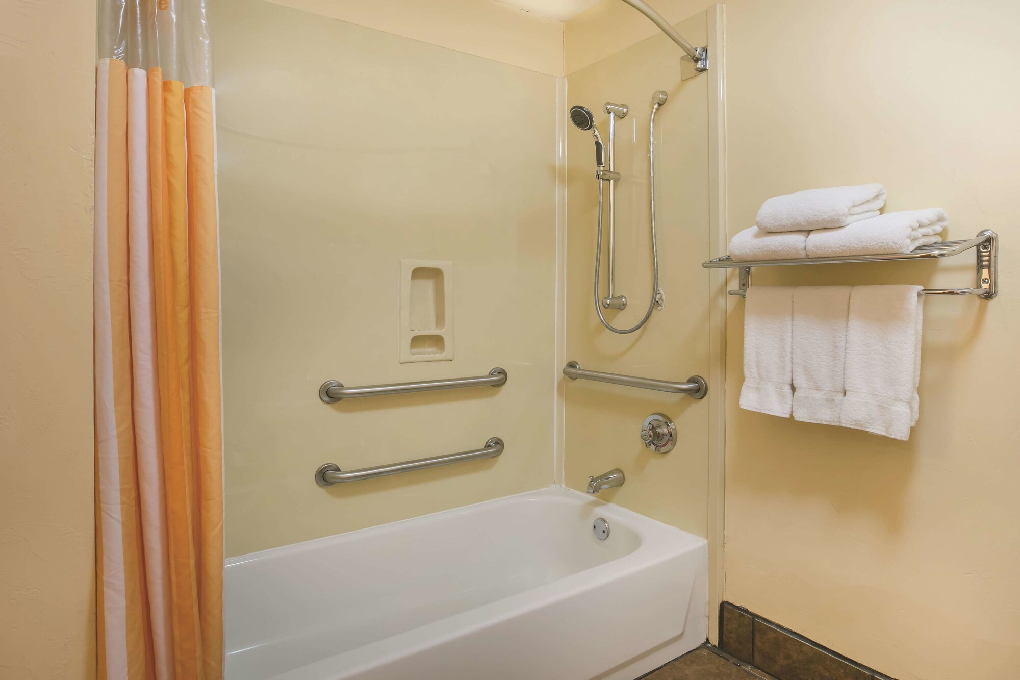 La Quinta Inn & Suites by Wyndham Dallas Mesquite