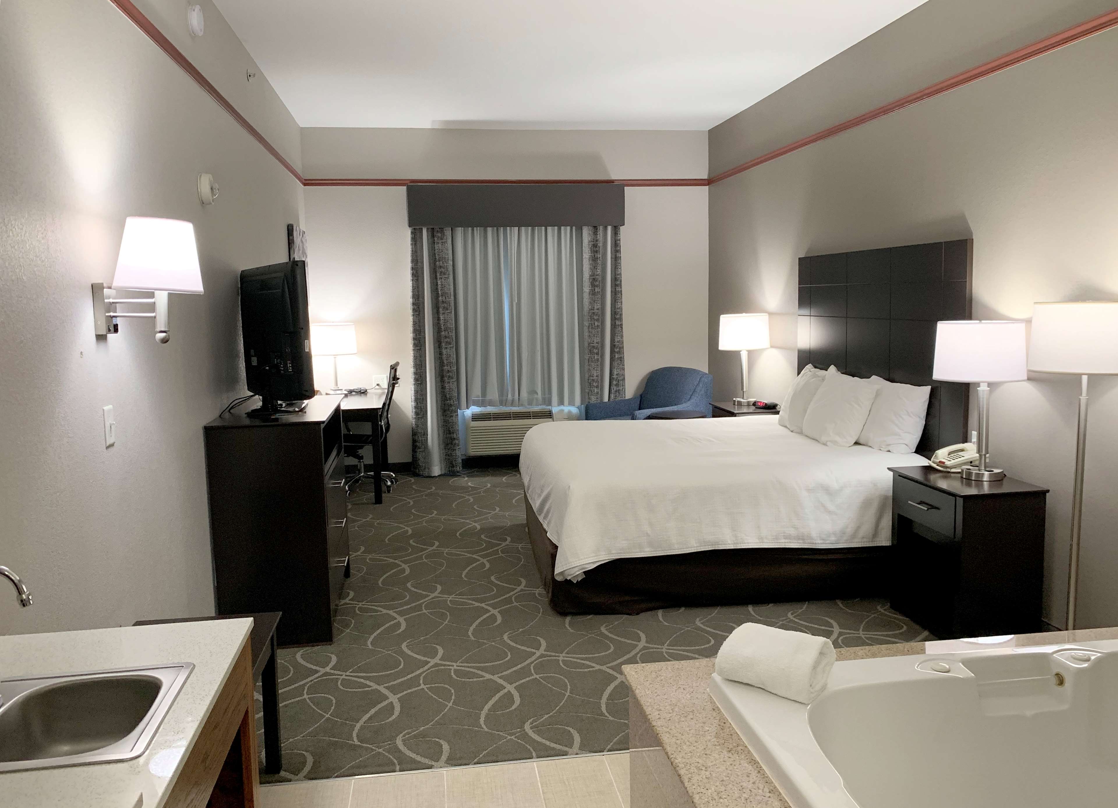 Best Western Limestone Inn & Suites