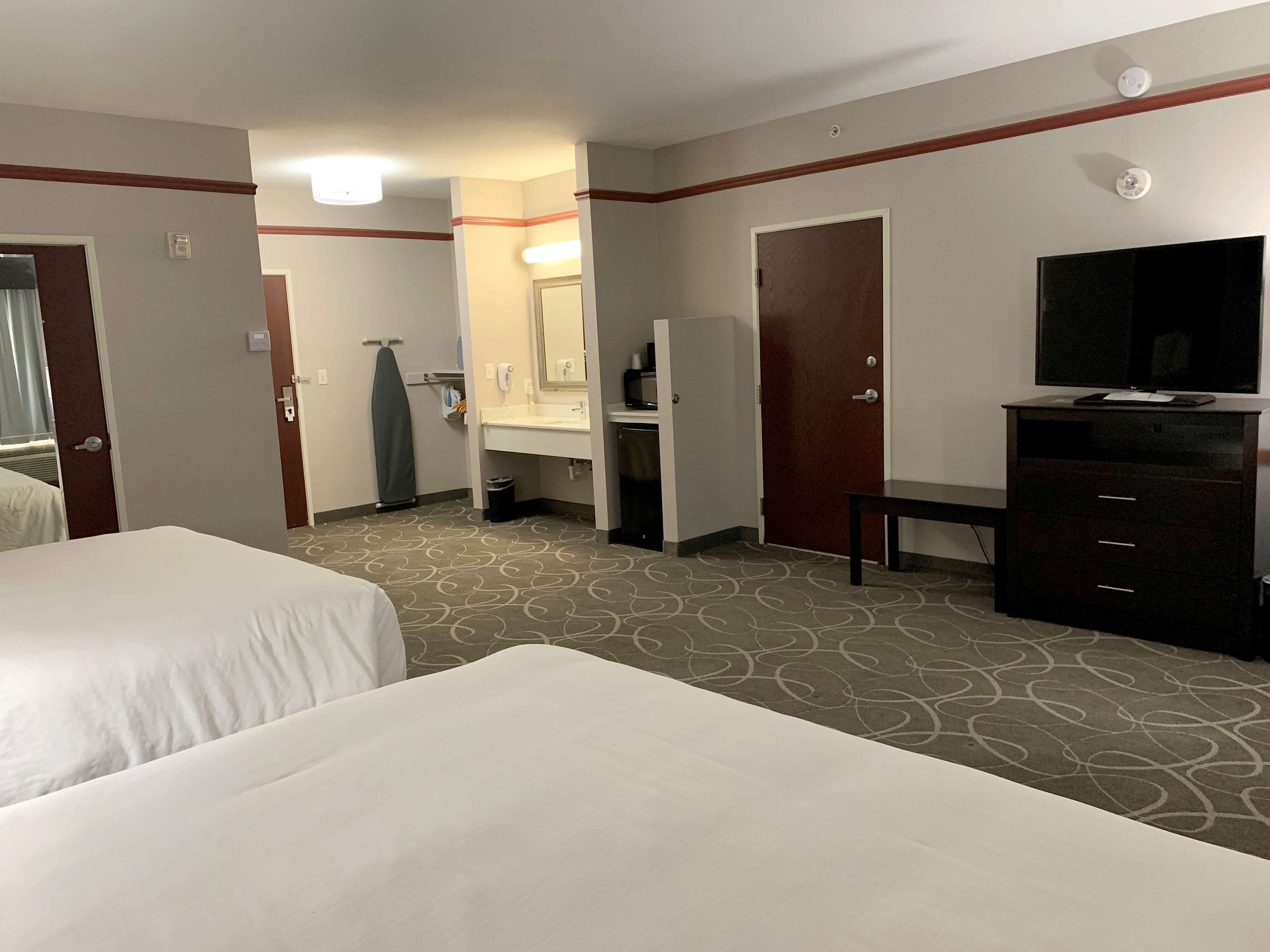 Best Western Limestone Inn & Suites