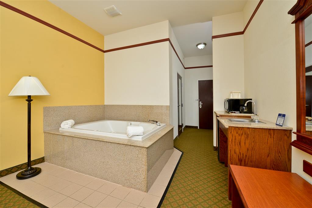 Best Western Limestone Inn & Suites