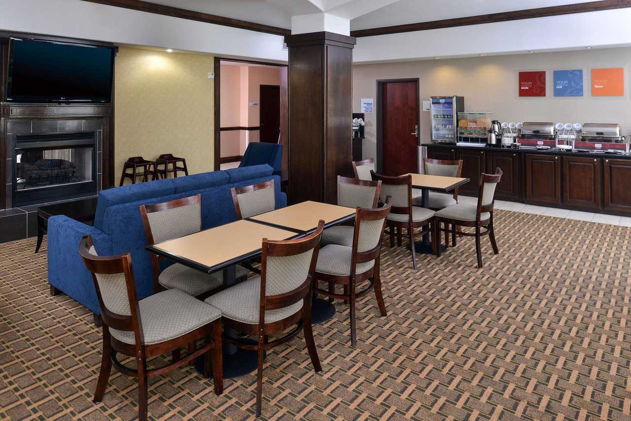 Comfort Inn & Suites