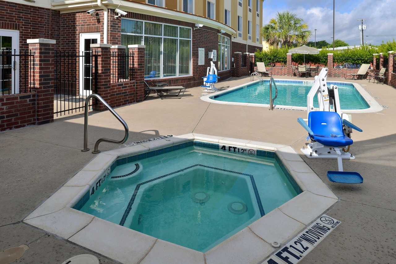 Comfort Inn & Suites