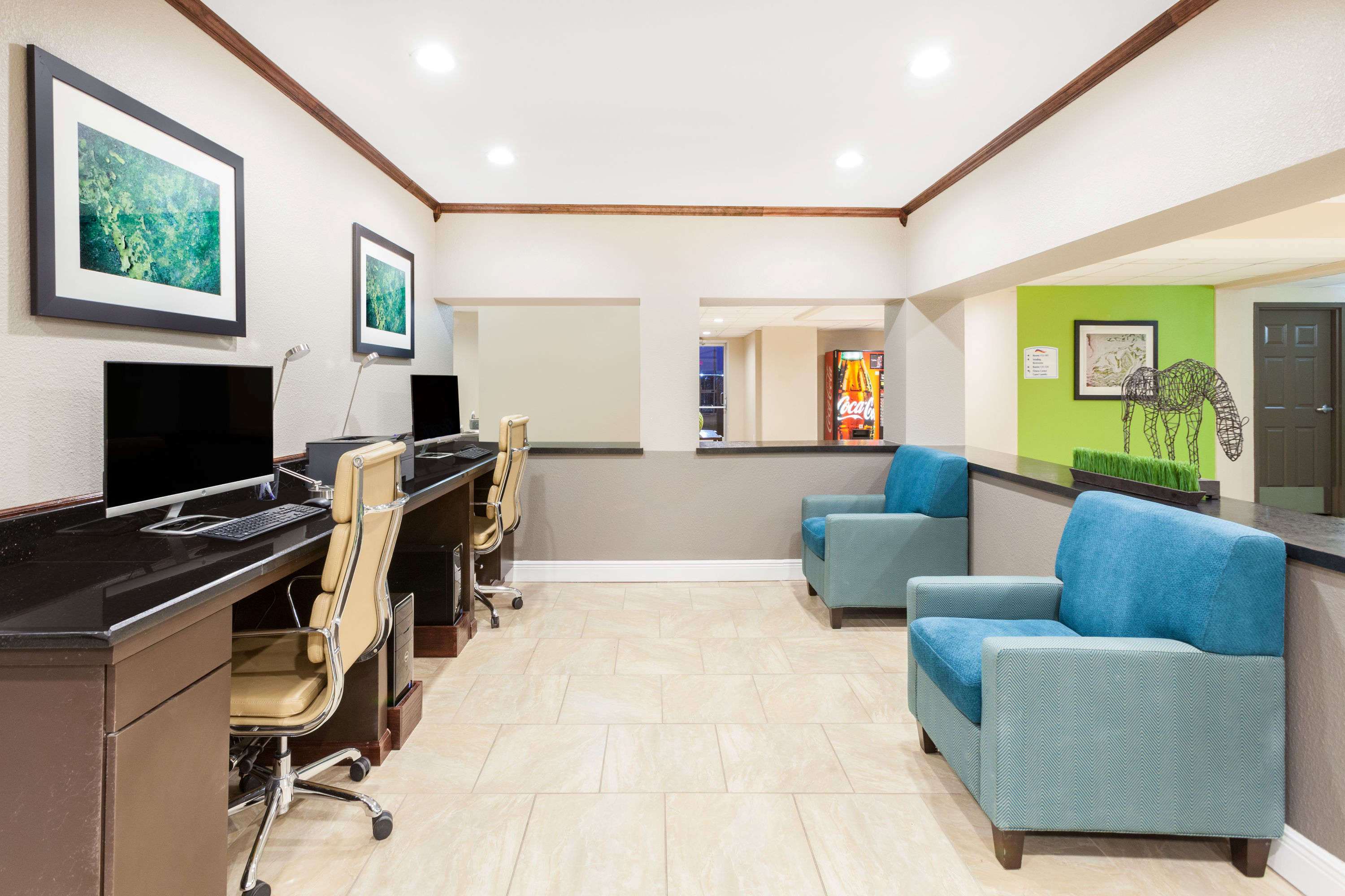 Baymont by Wyndham Midland Center