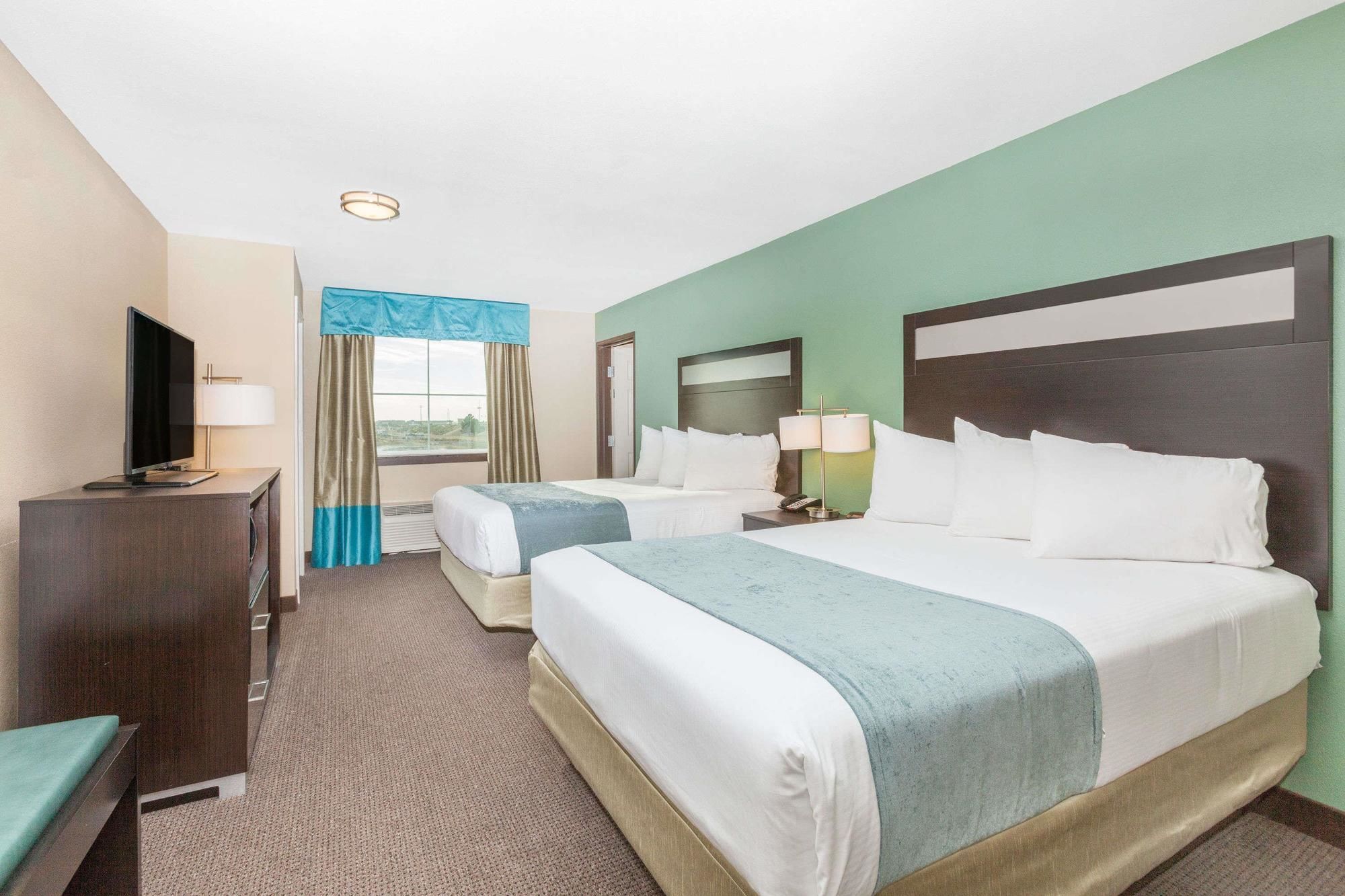 Baymont by Wyndham Midland Center