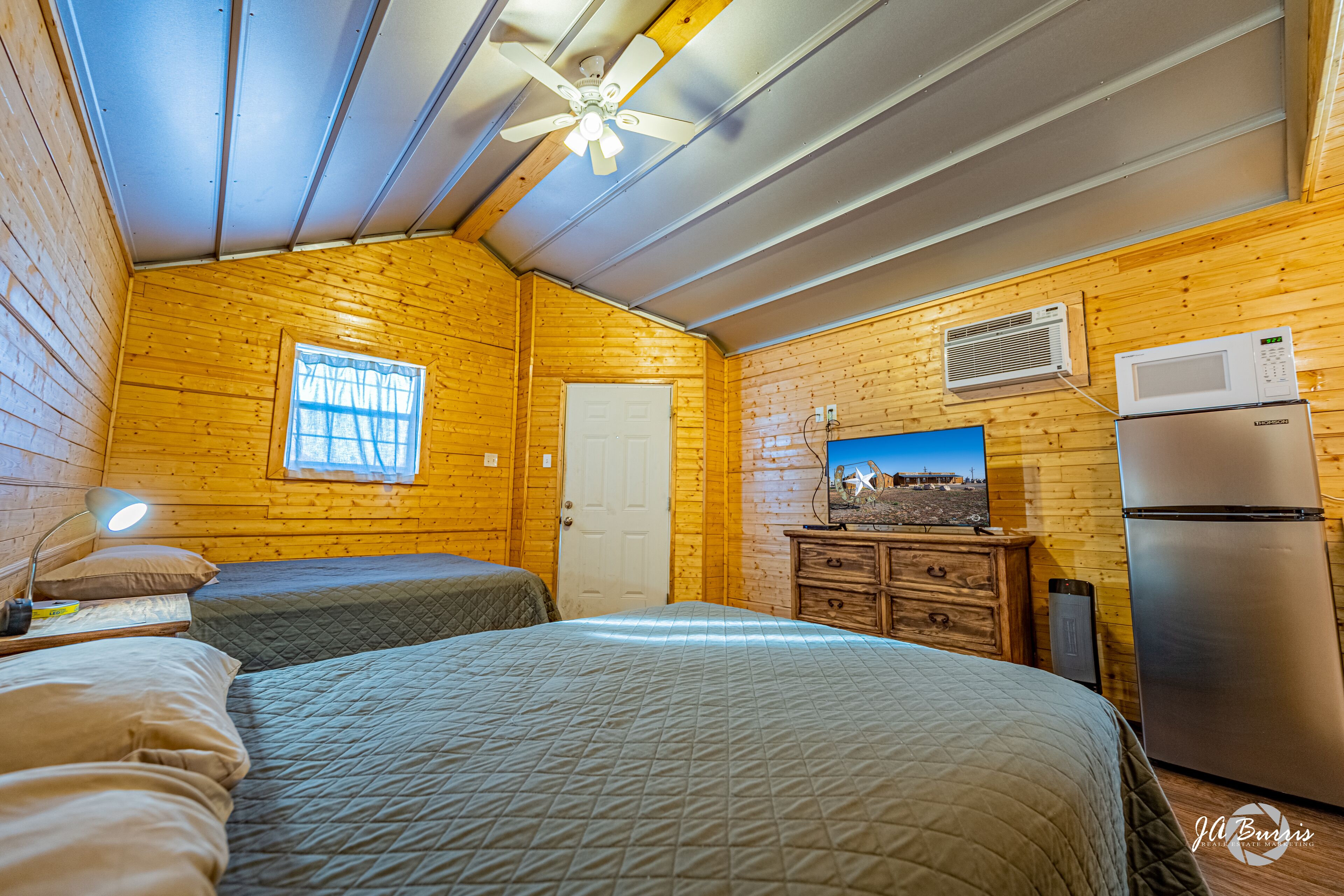 Horseshoe Lodges Cabins & RV Park