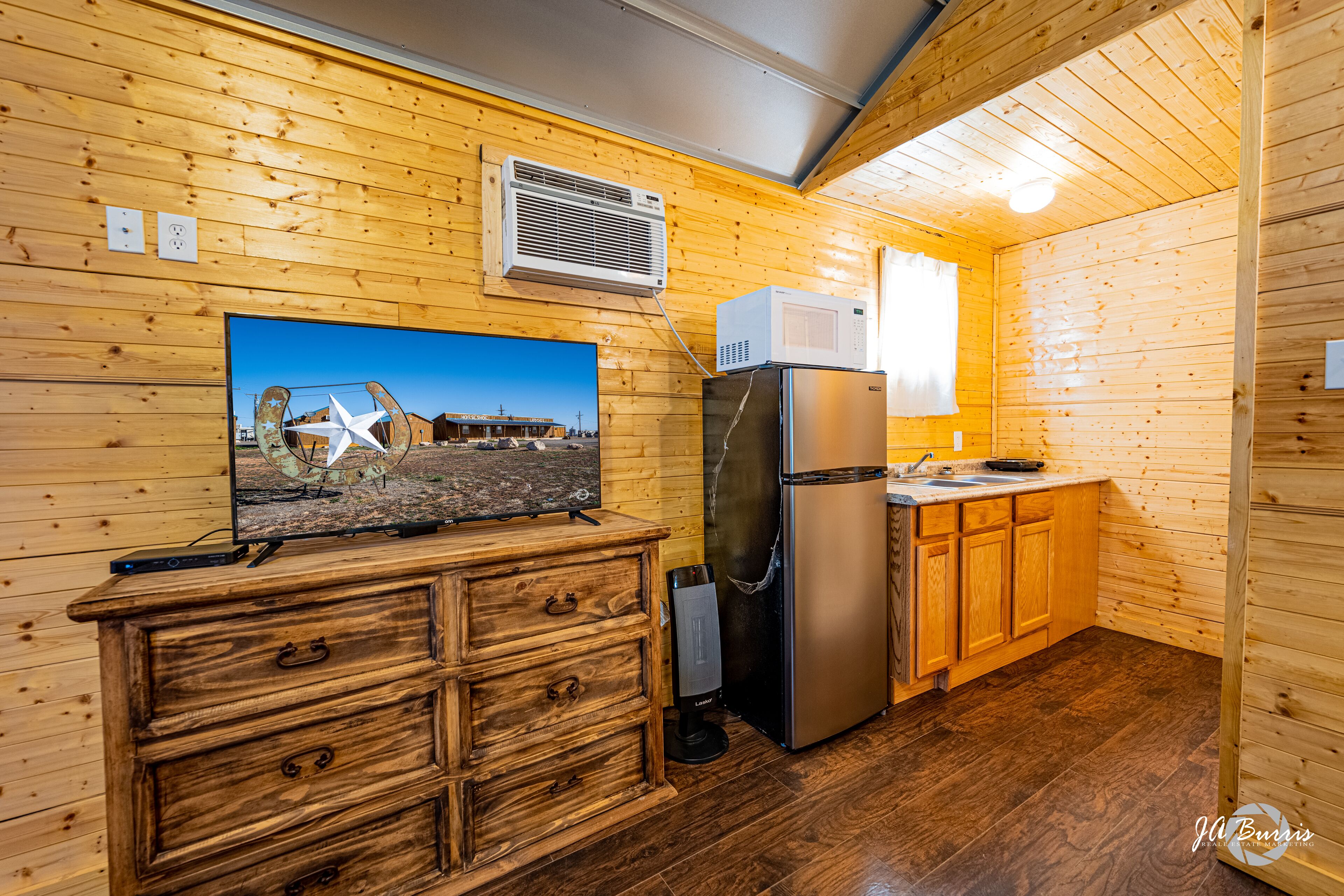 Horseshoe Lodges Cabins & RV Park
