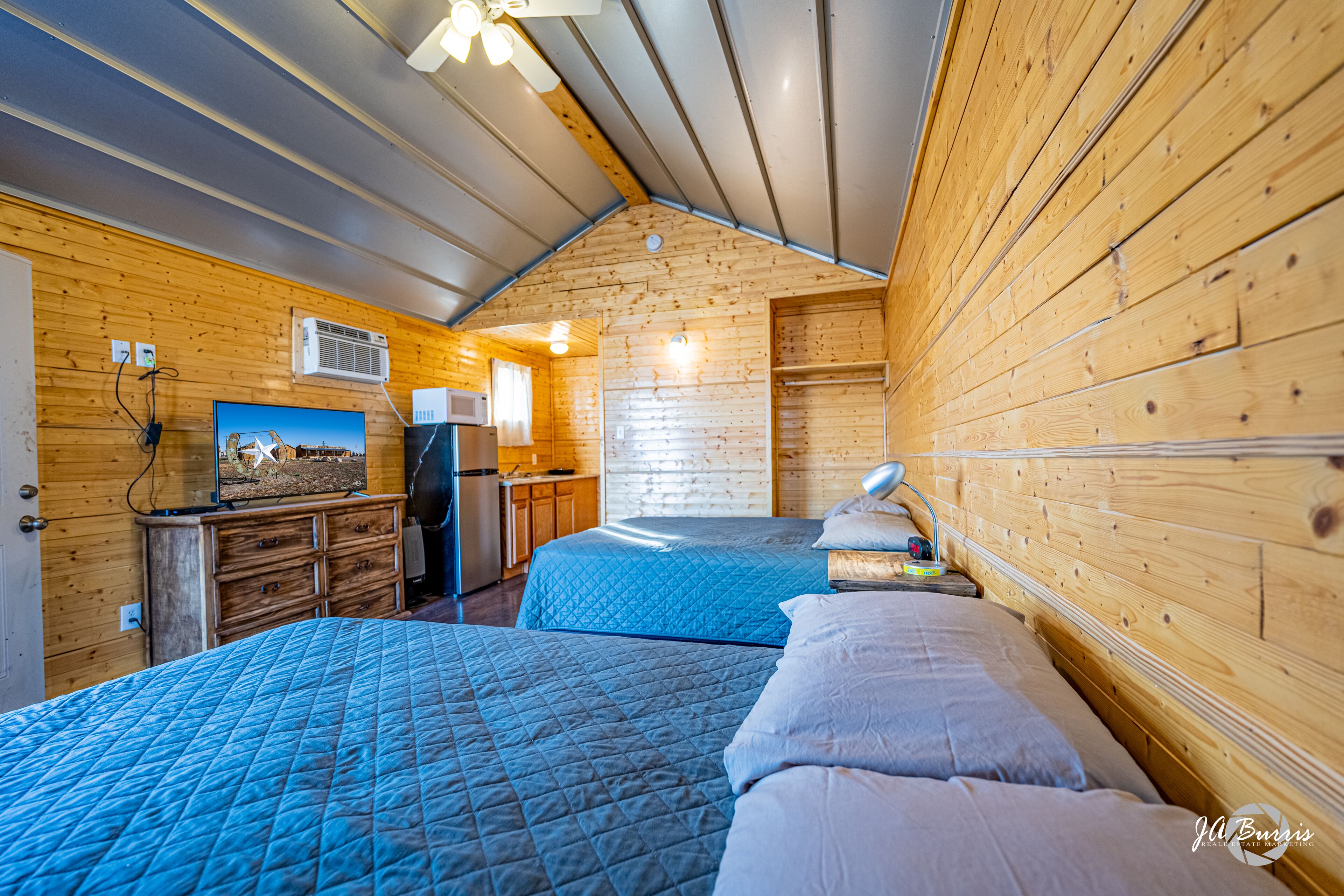 Horseshoe Lodges Cabins & RV Park