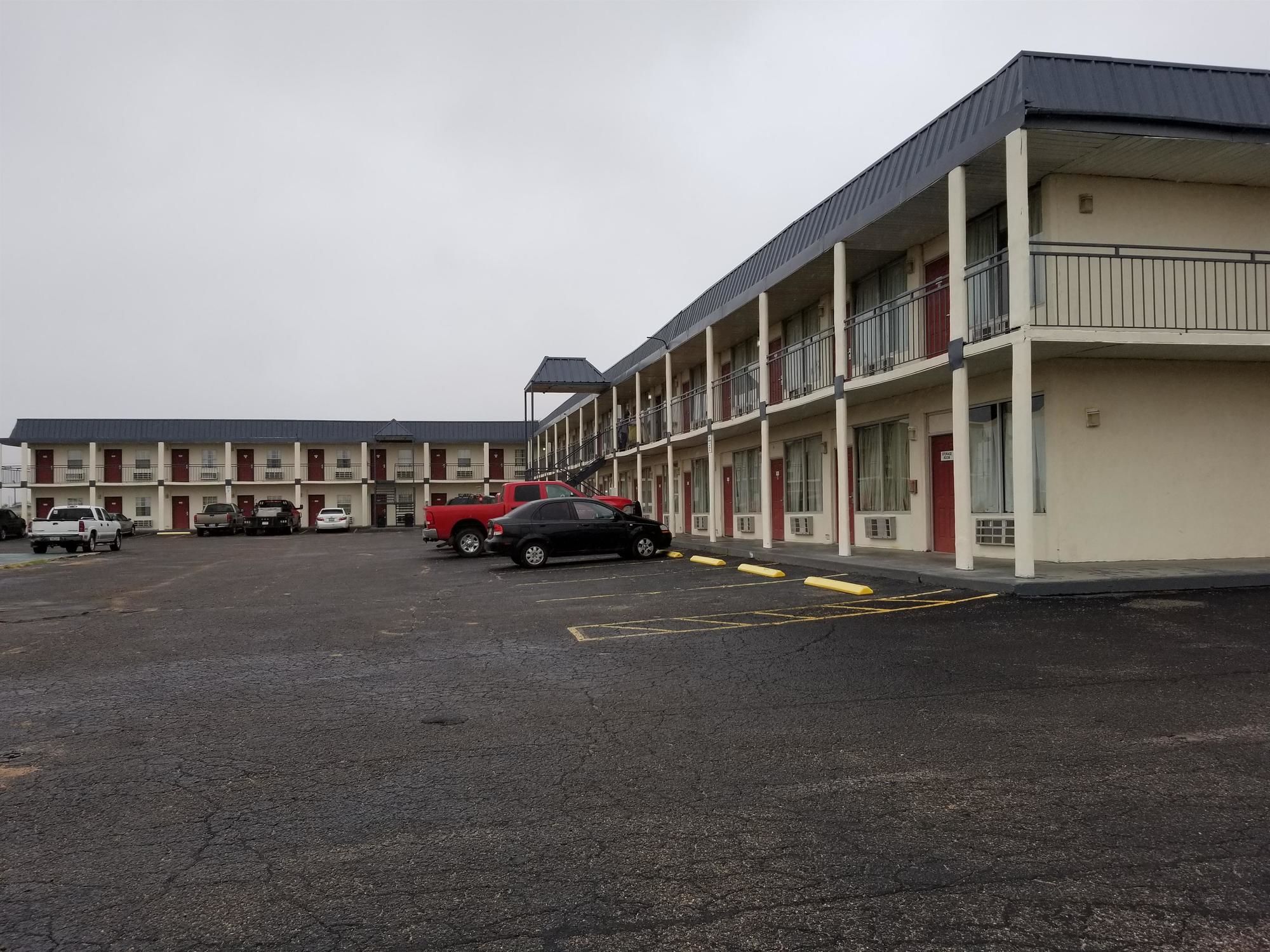 Knights Inn Midland