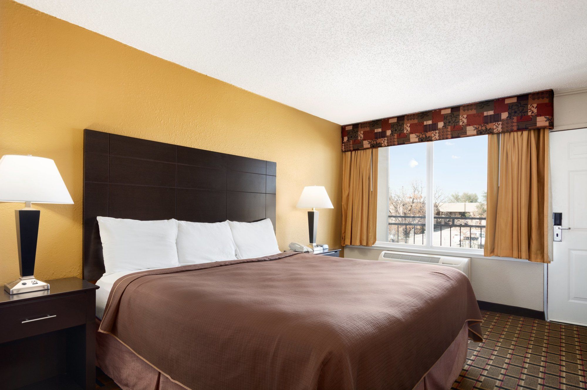 Knights Inn Midland