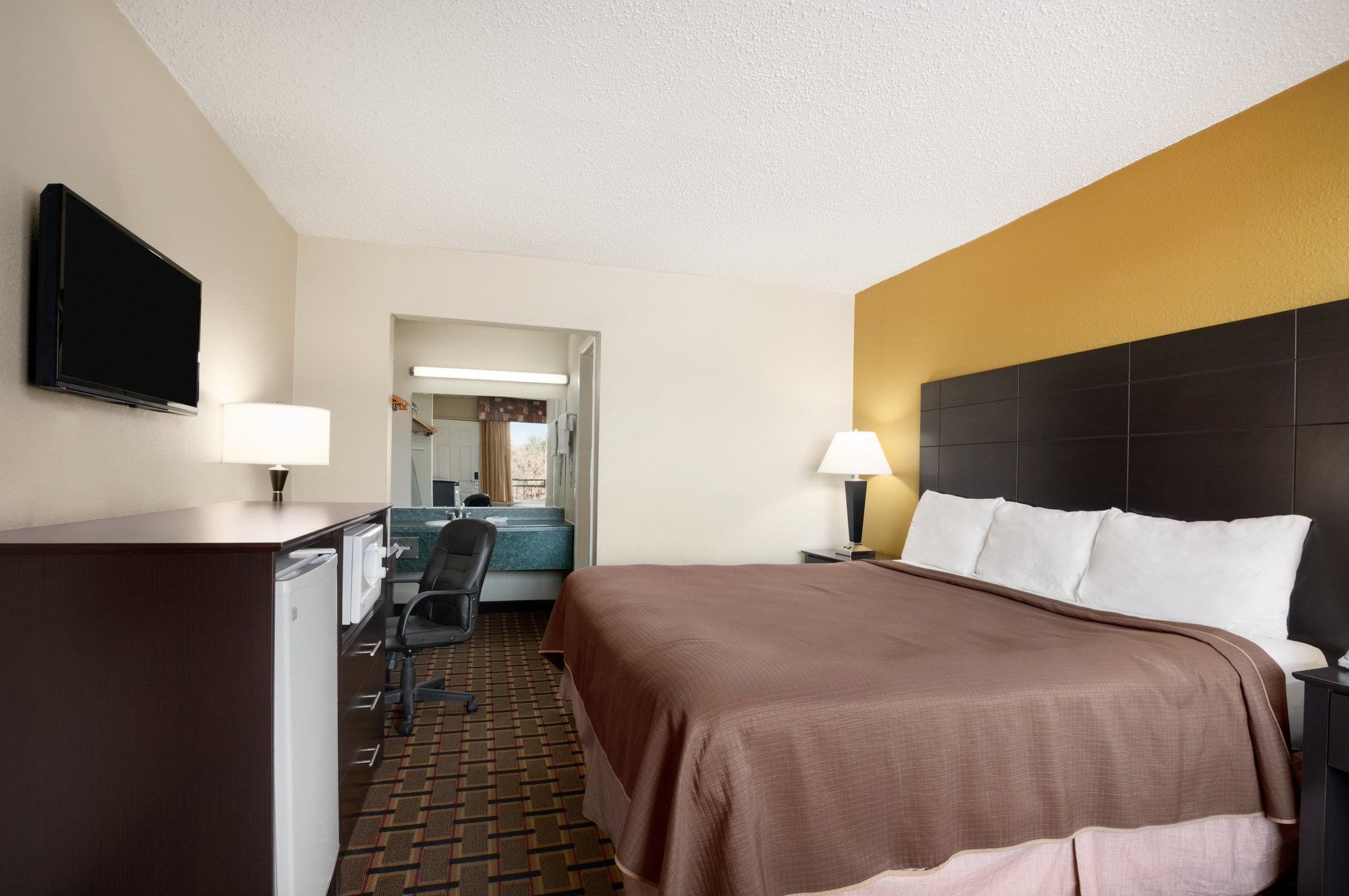 Knights Inn Midland