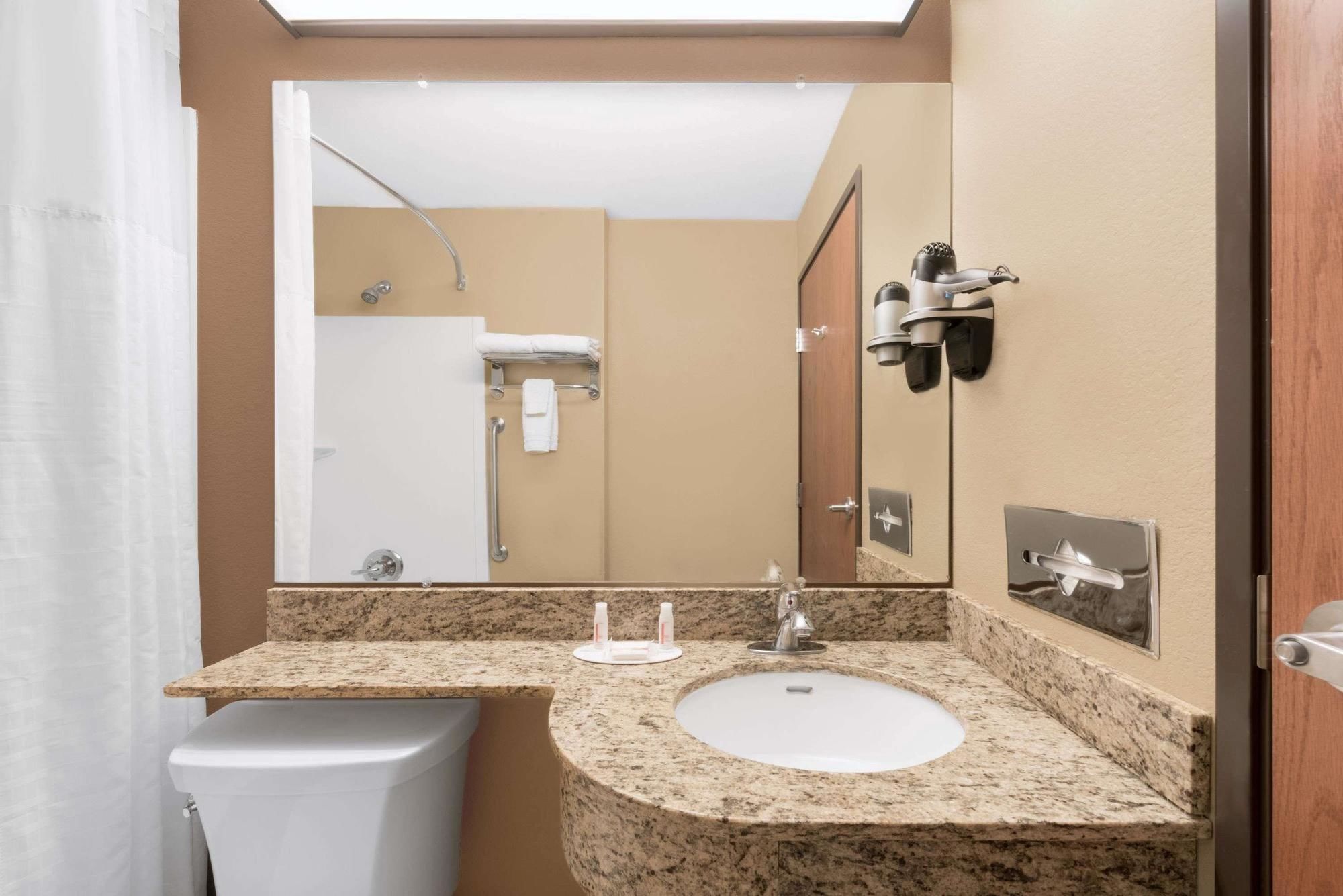 Microtel Inn & Suites by Wyndham Midland