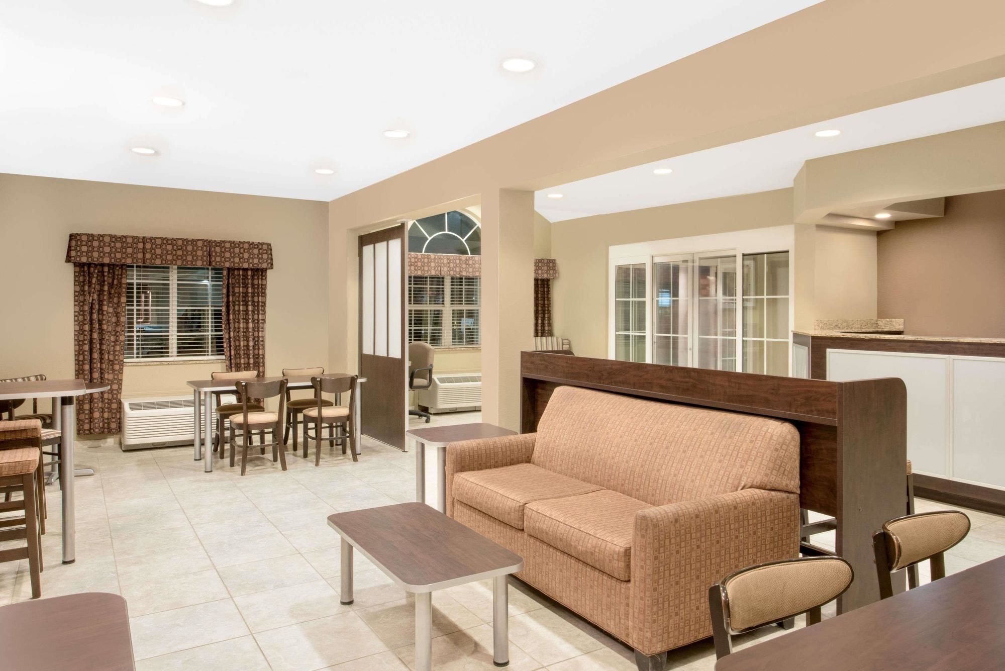 Microtel Inn & Suites by Wyndham Midland