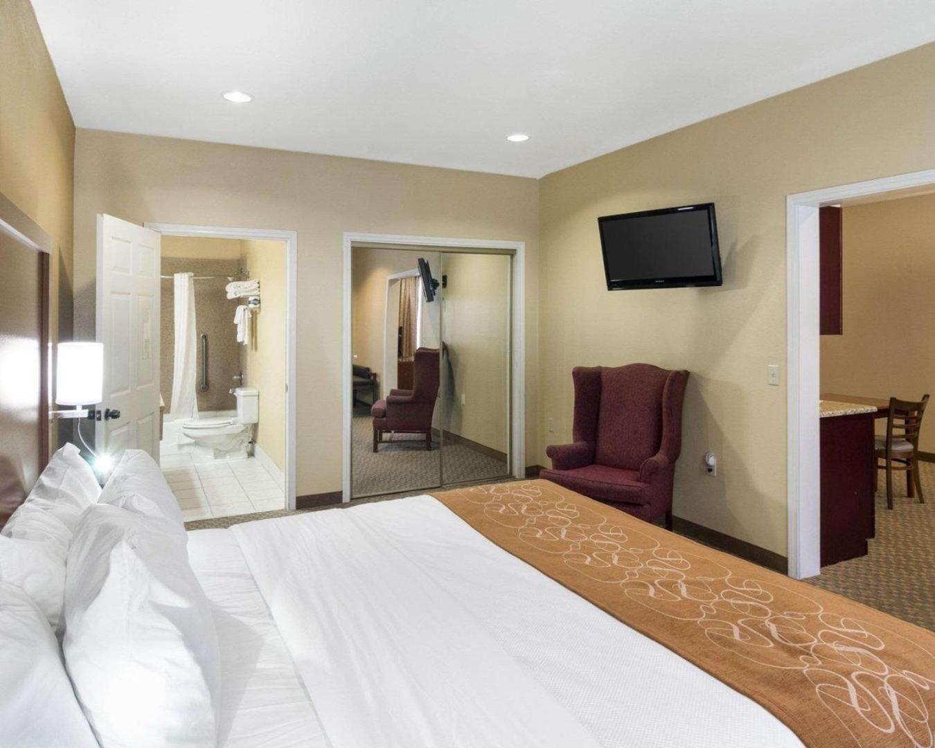 Quality Suites Midland