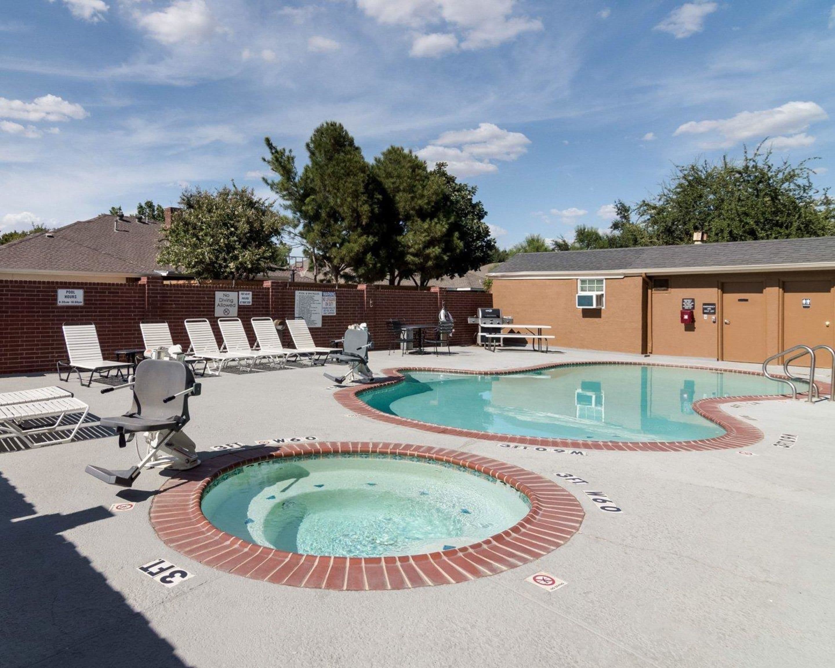 Quality Suites Midland