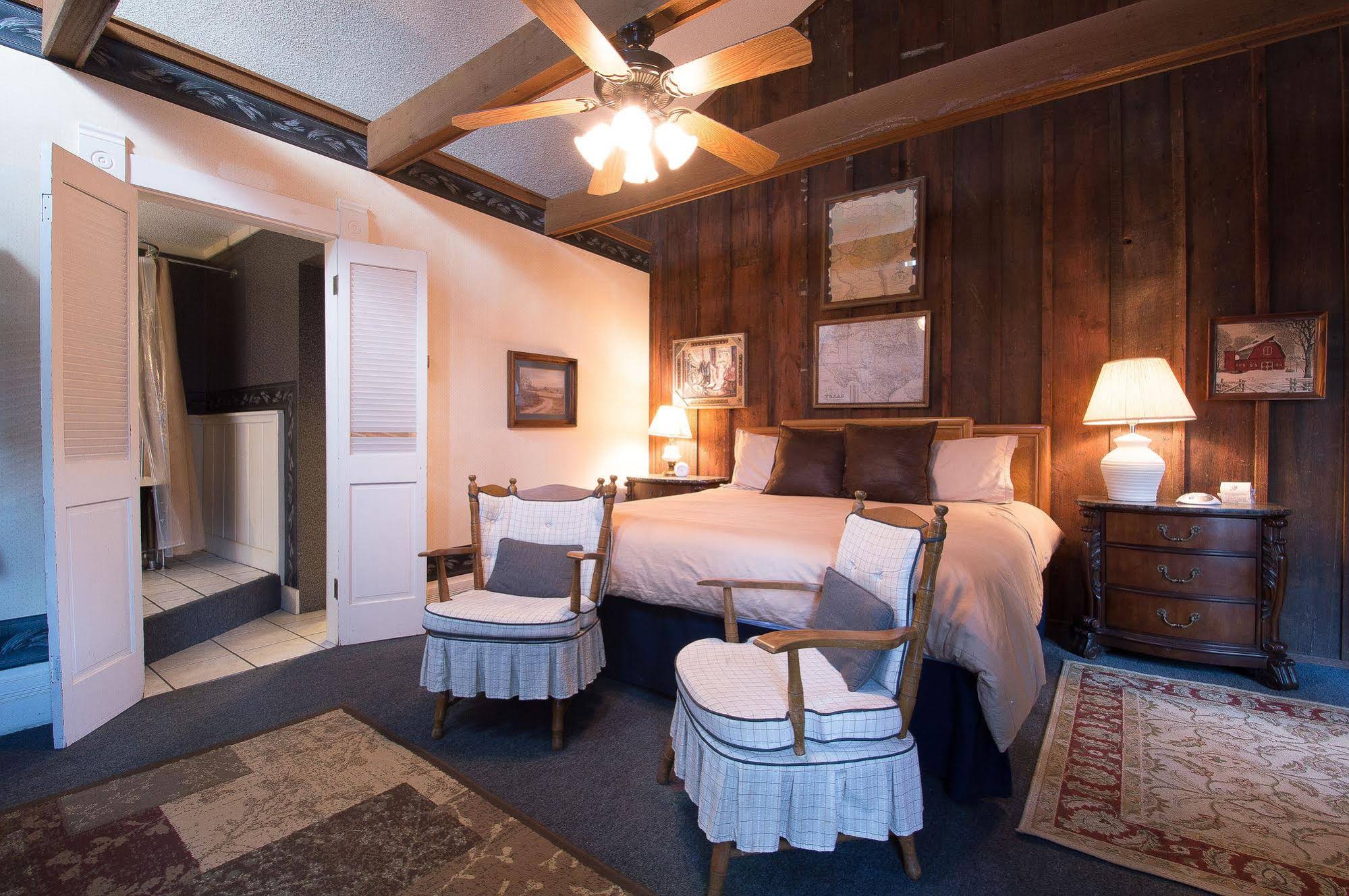 Munzesheimer Manor Bed & Breakfast