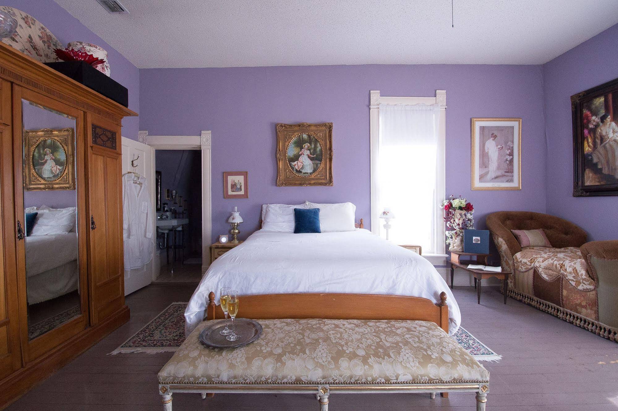 Munzesheimer Manor Bed & Breakfast