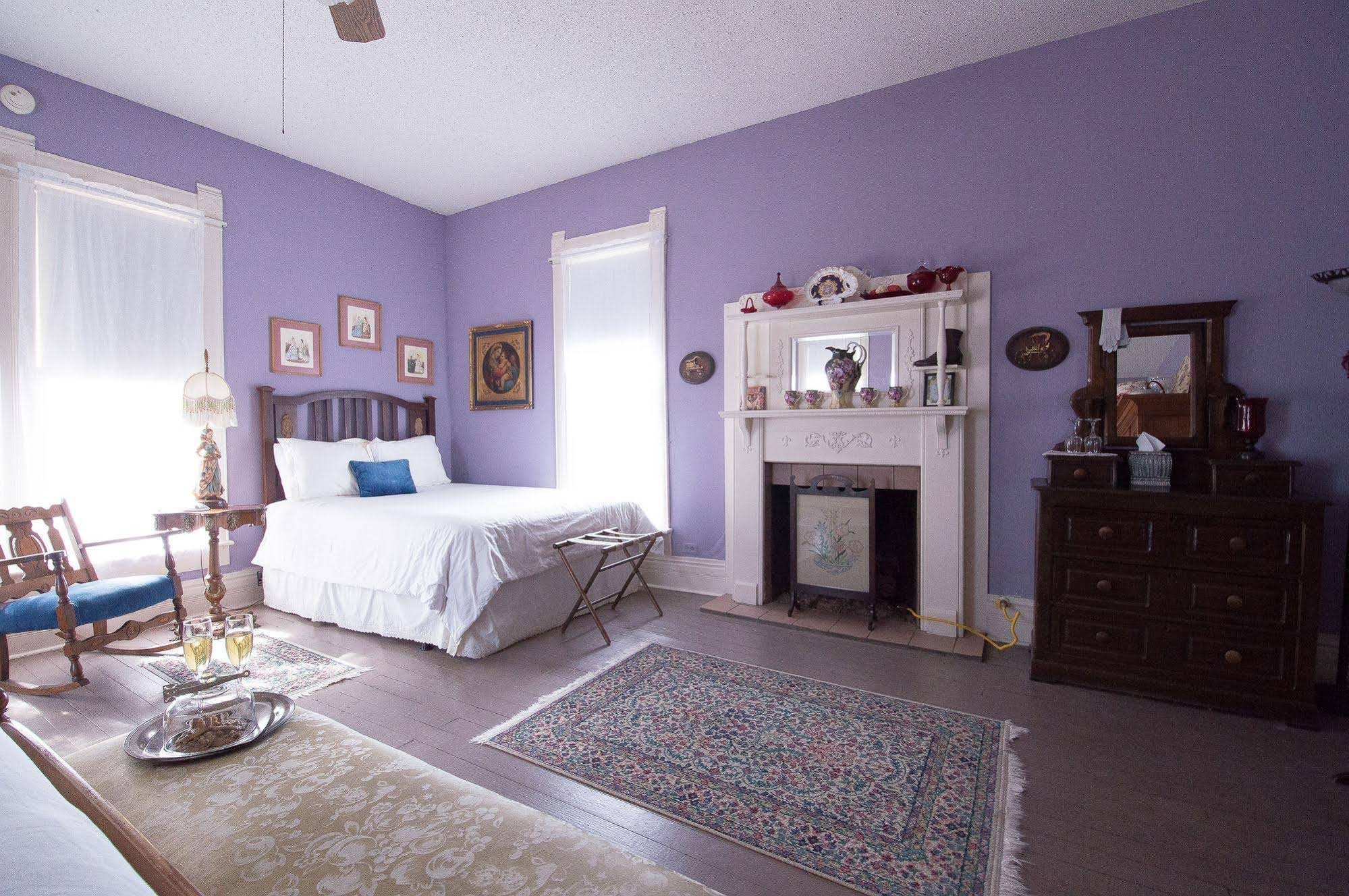Munzesheimer Manor Bed & Breakfast