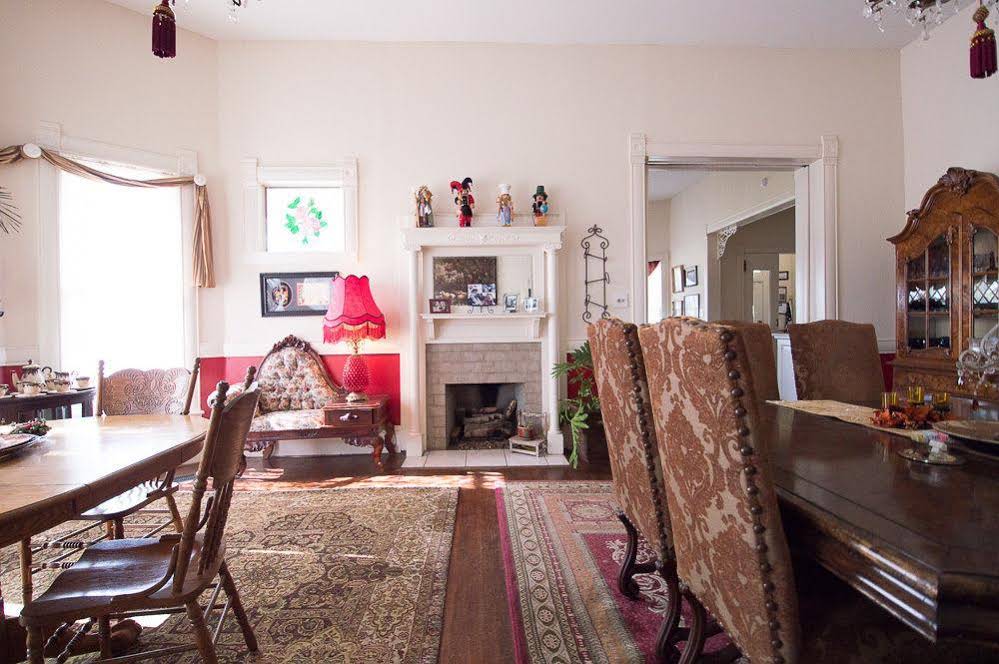 Munzesheimer Manor Bed & Breakfast