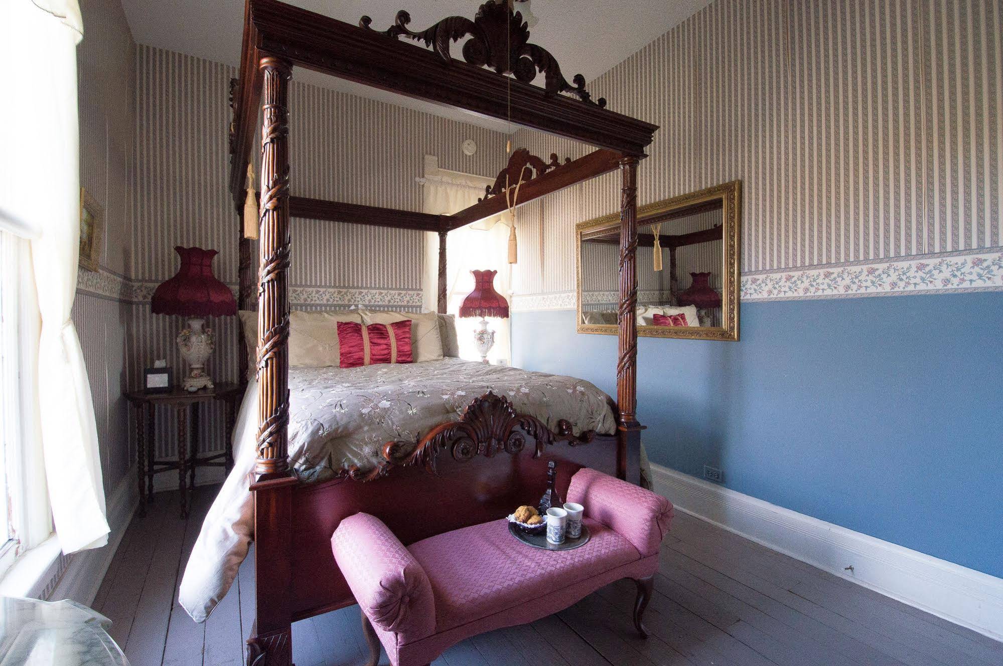 Munzesheimer Manor Bed & Breakfast