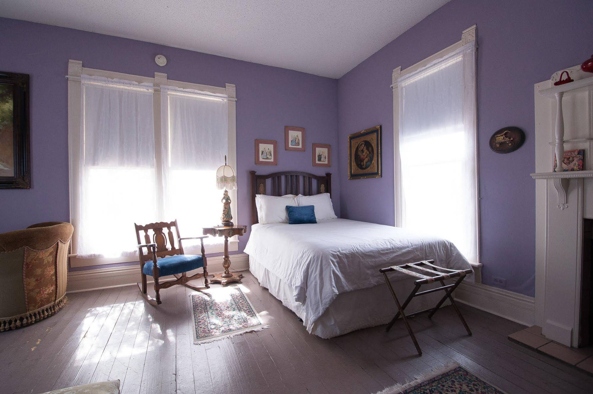 Munzesheimer Manor Bed & Breakfast