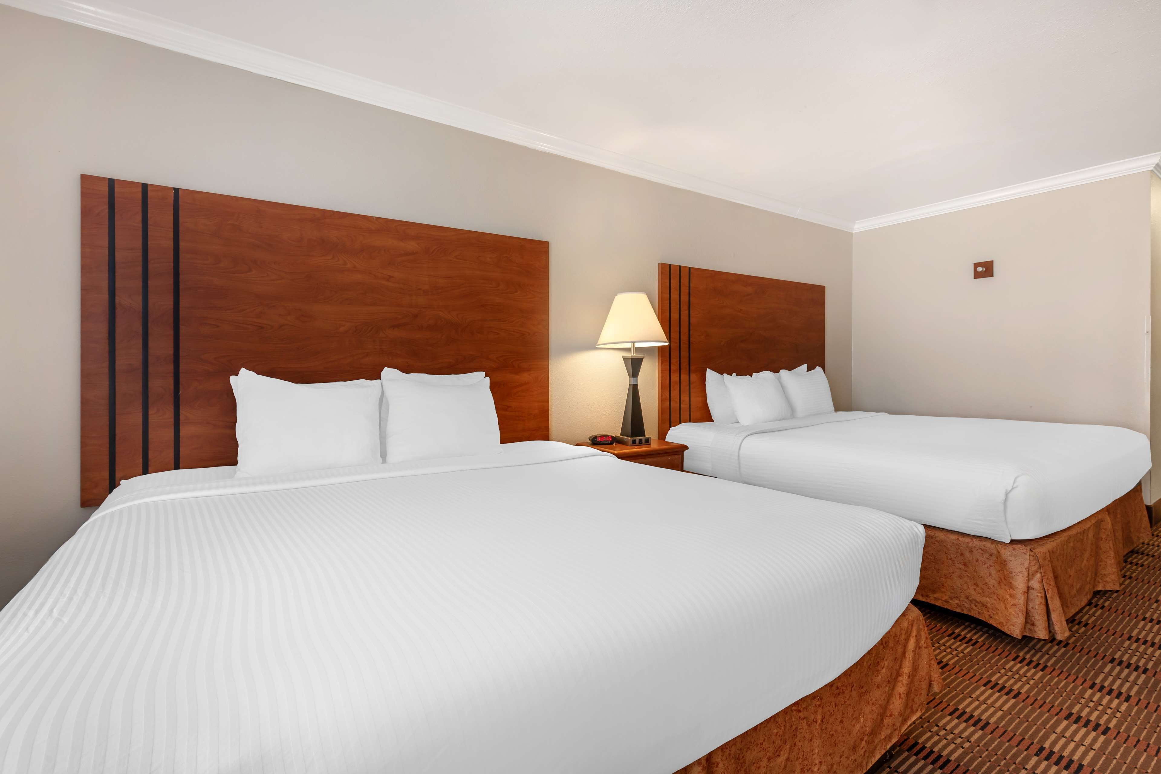 Best Western Club House Inn & Suites
