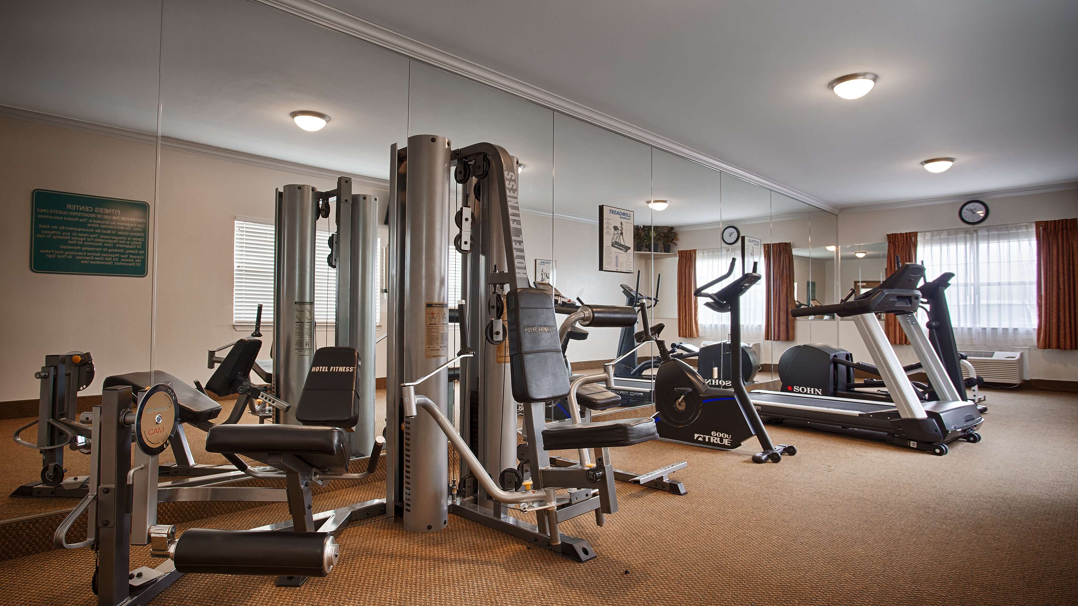 Best Western Club House Inn & Suites