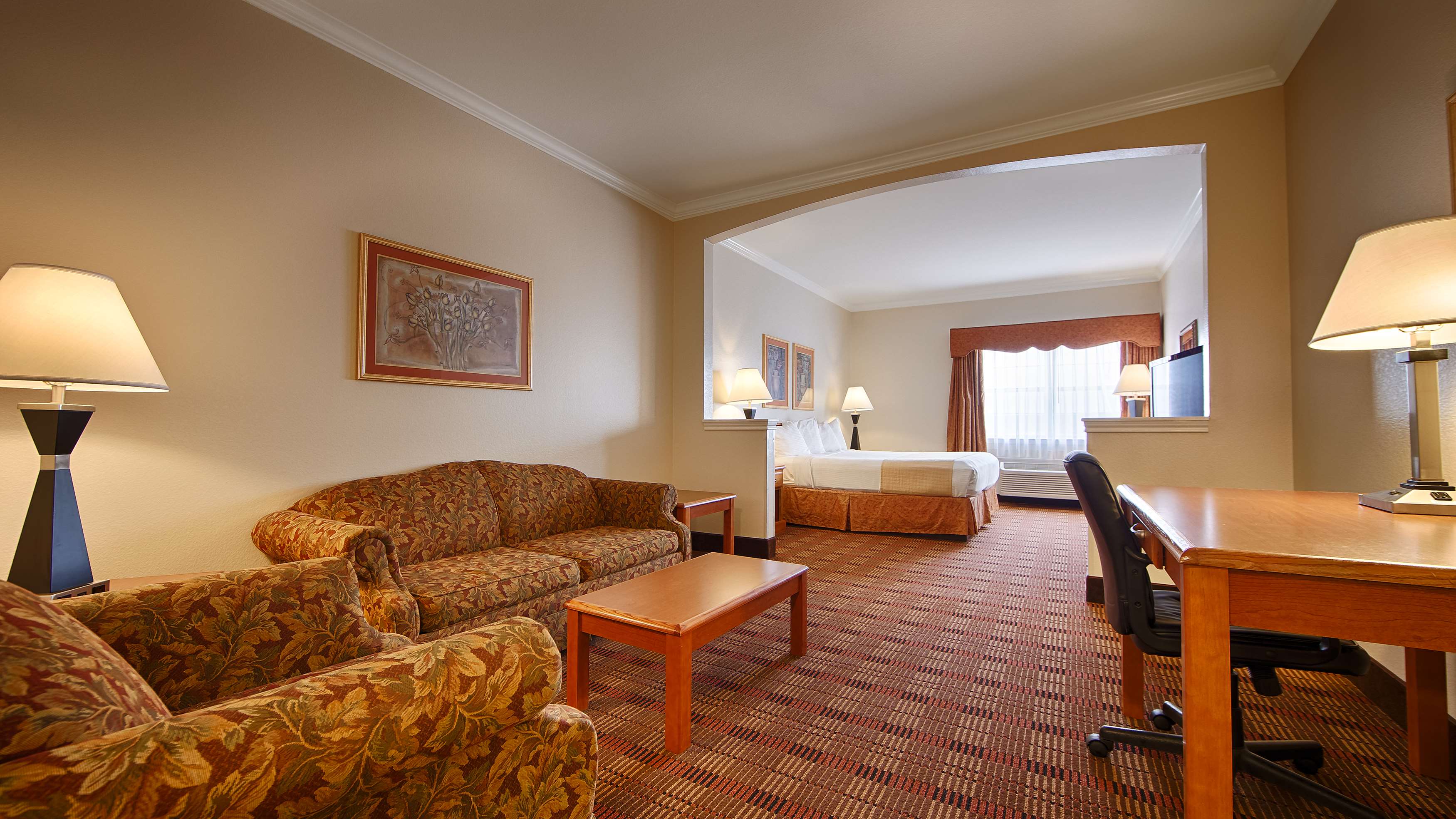Best Western Club House Inn & Suites