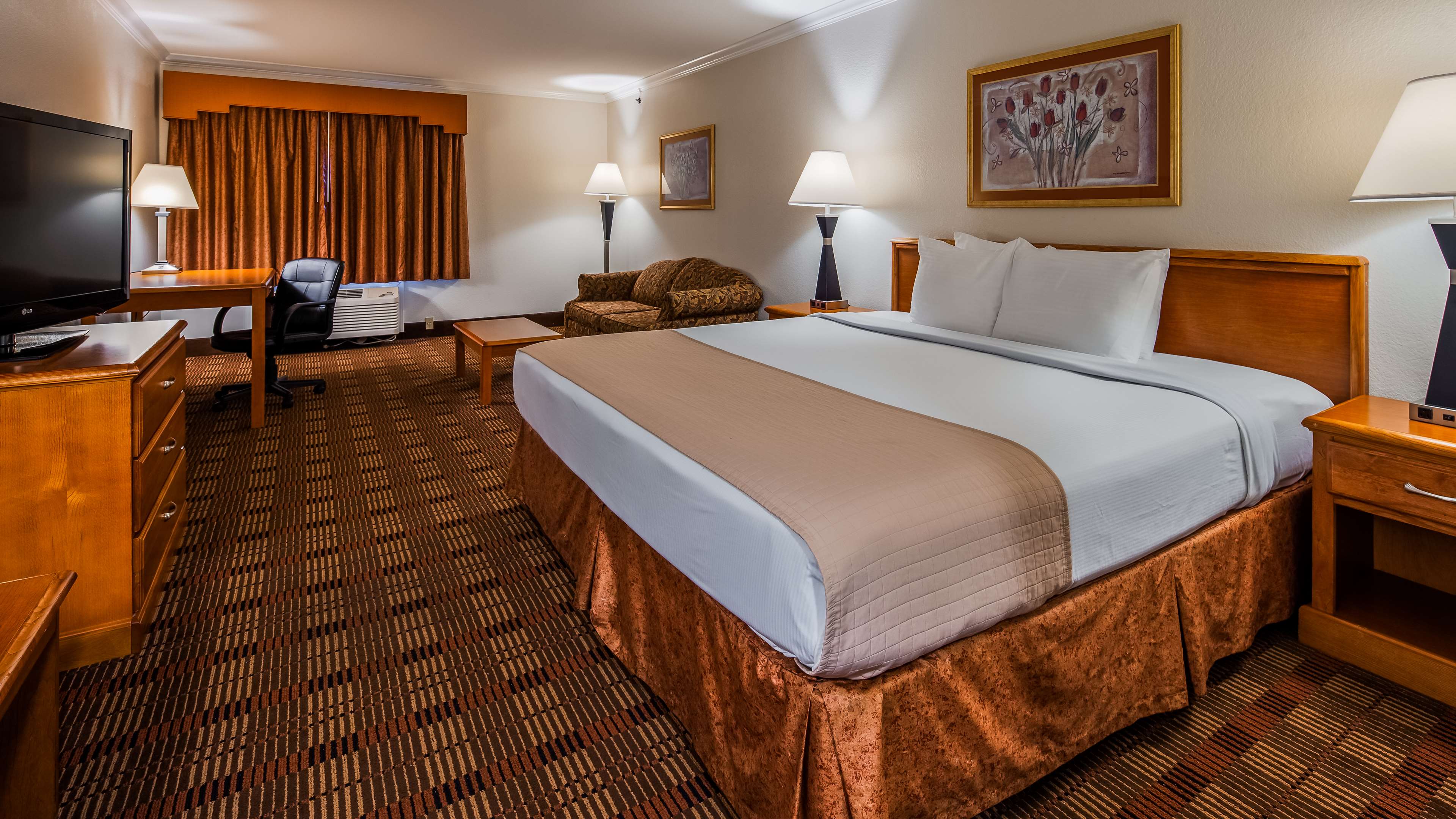 Best Western Club House Inn & Suites