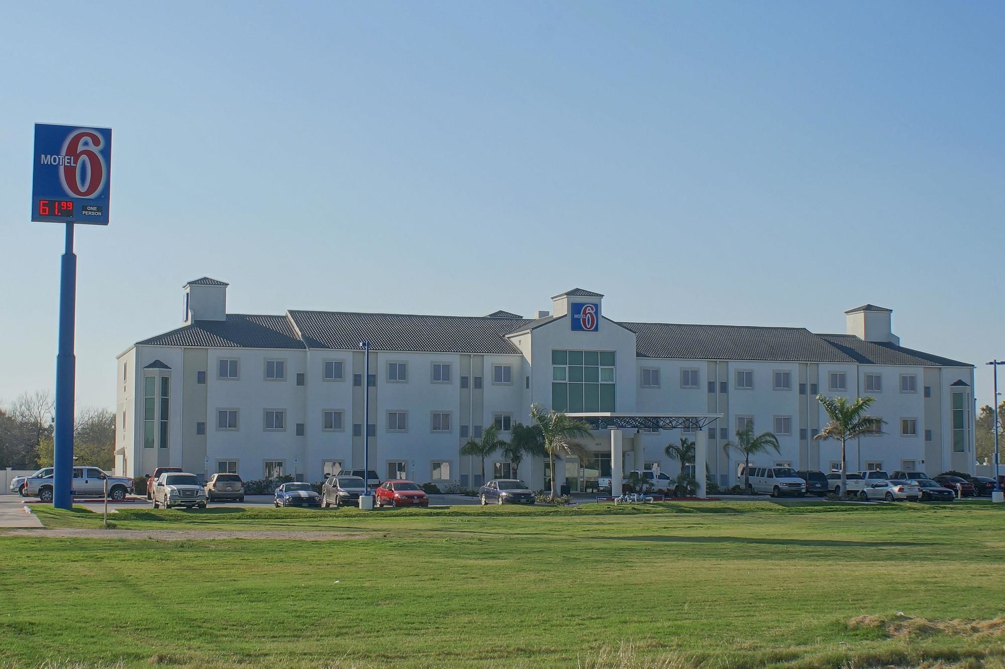 Motel 6 Mission