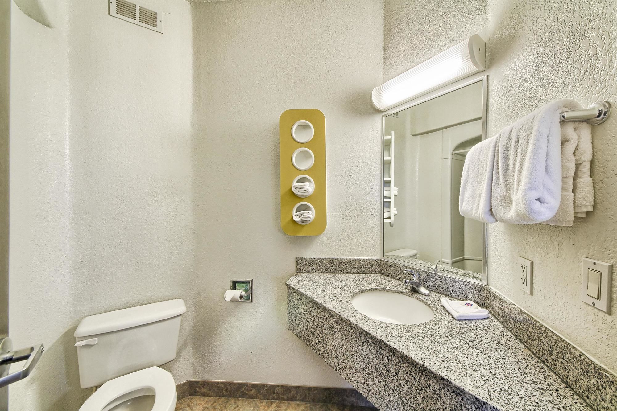 Motel 6 Mission