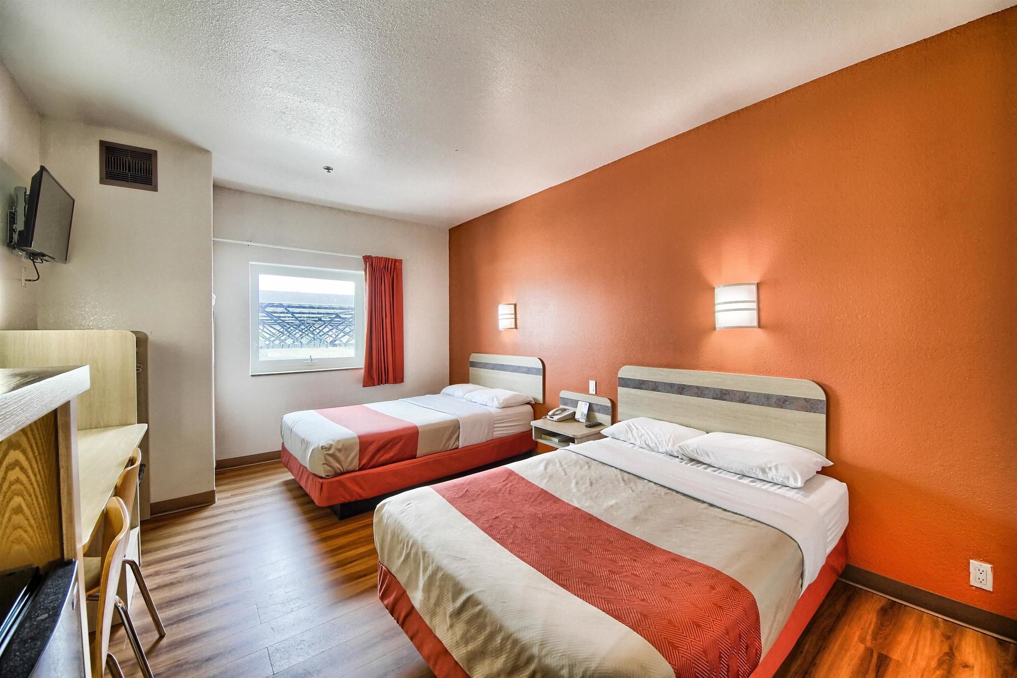 Motel 6 Mission