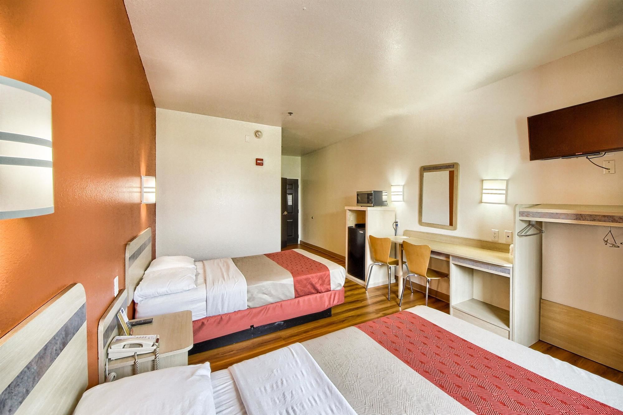 Motel 6 Mission