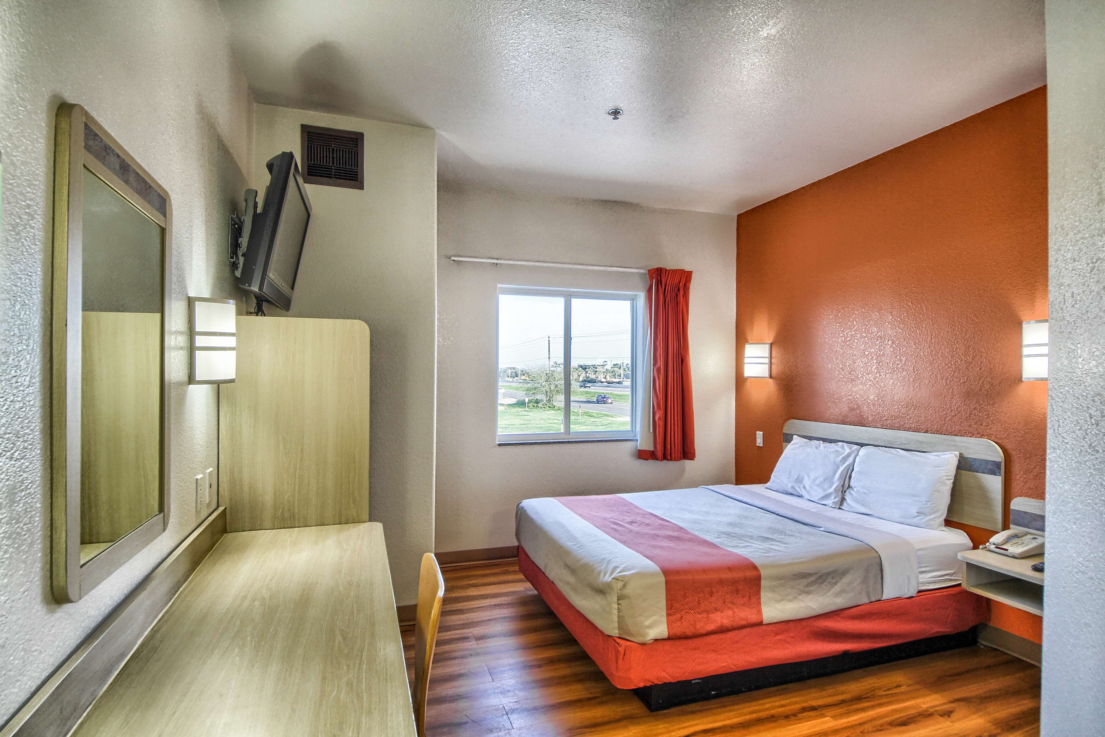 Motel 6 Mission