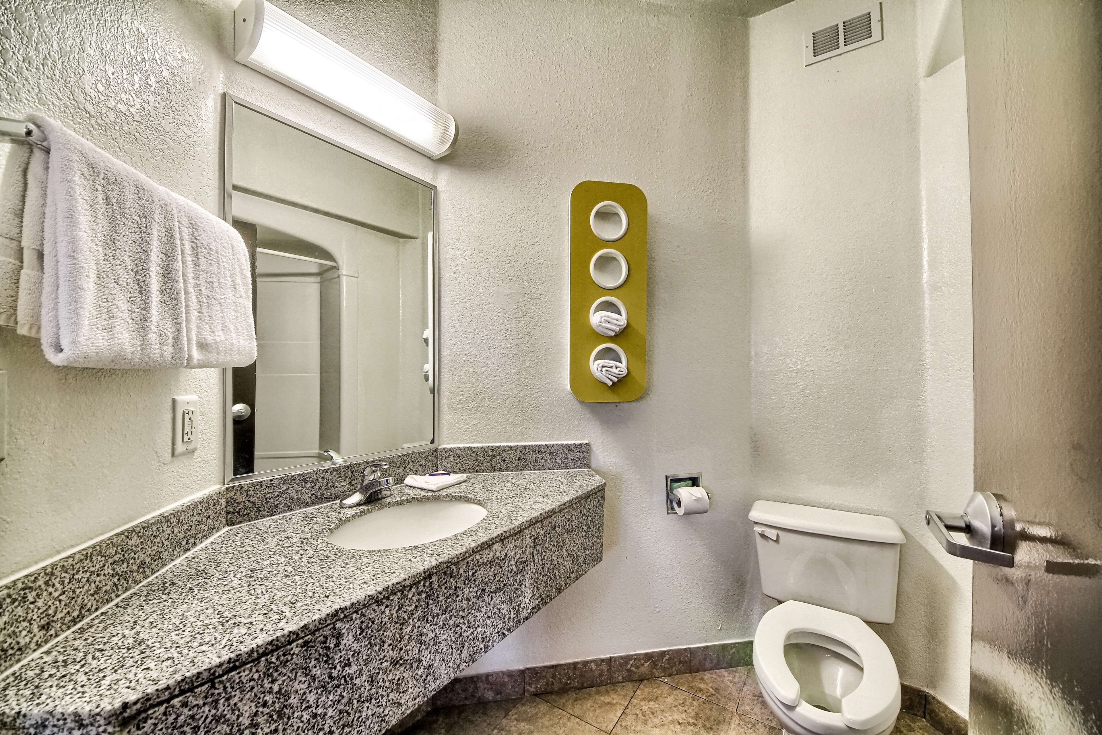 Motel 6 Mission