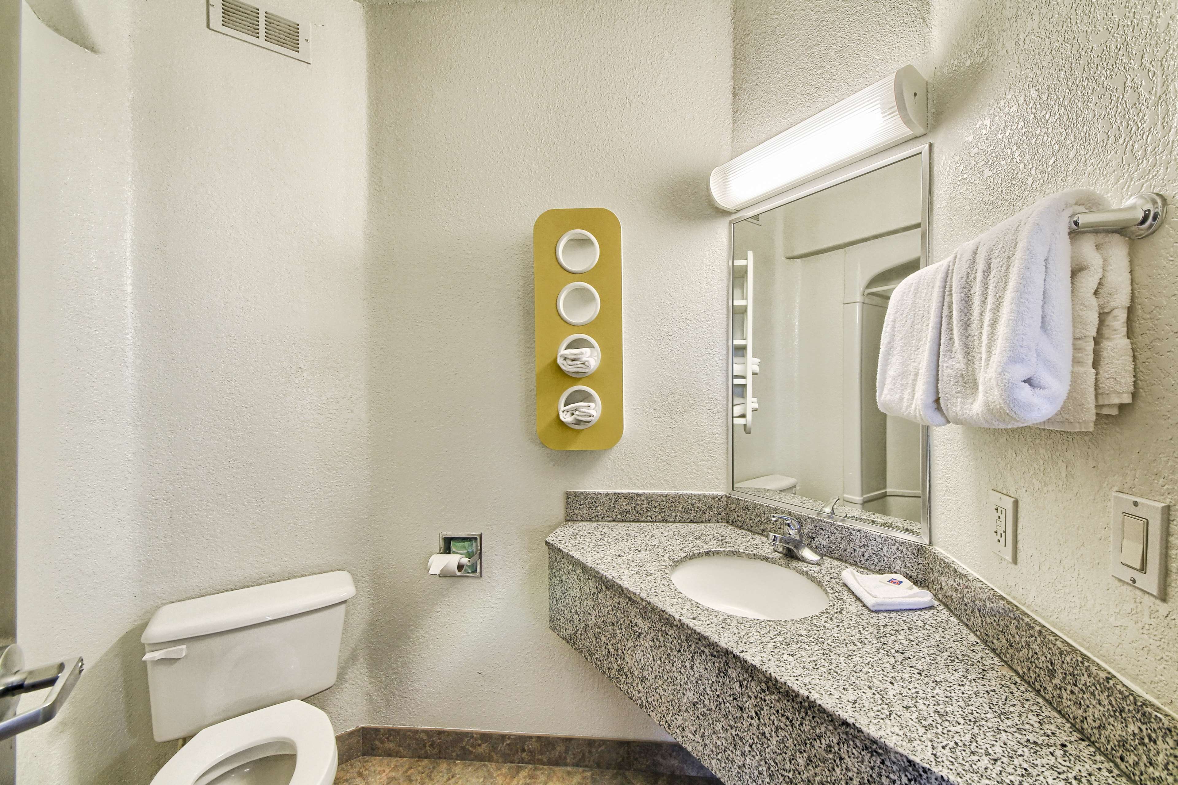 Motel 6 Mission